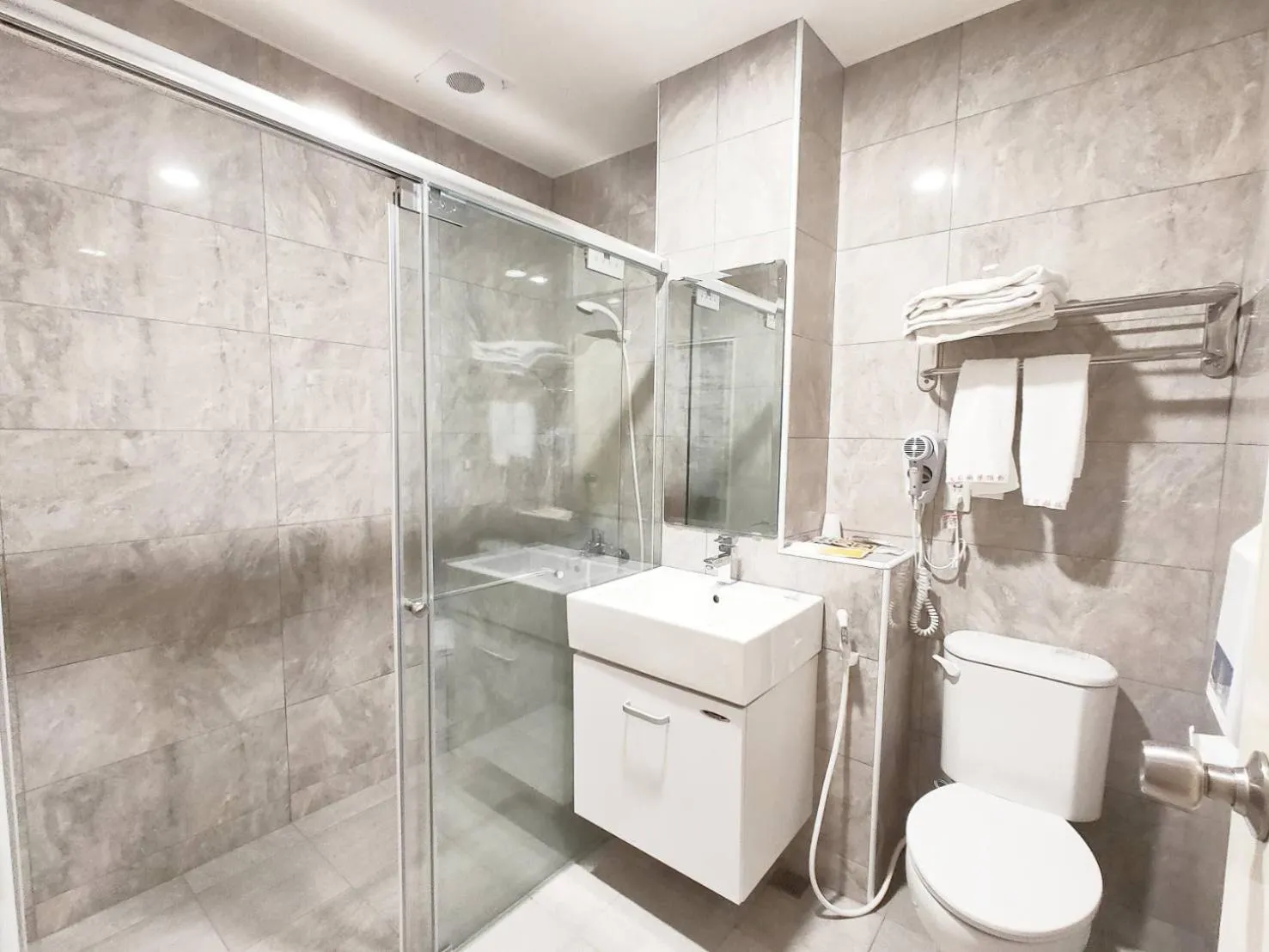 Shower in Royal Business Hotel