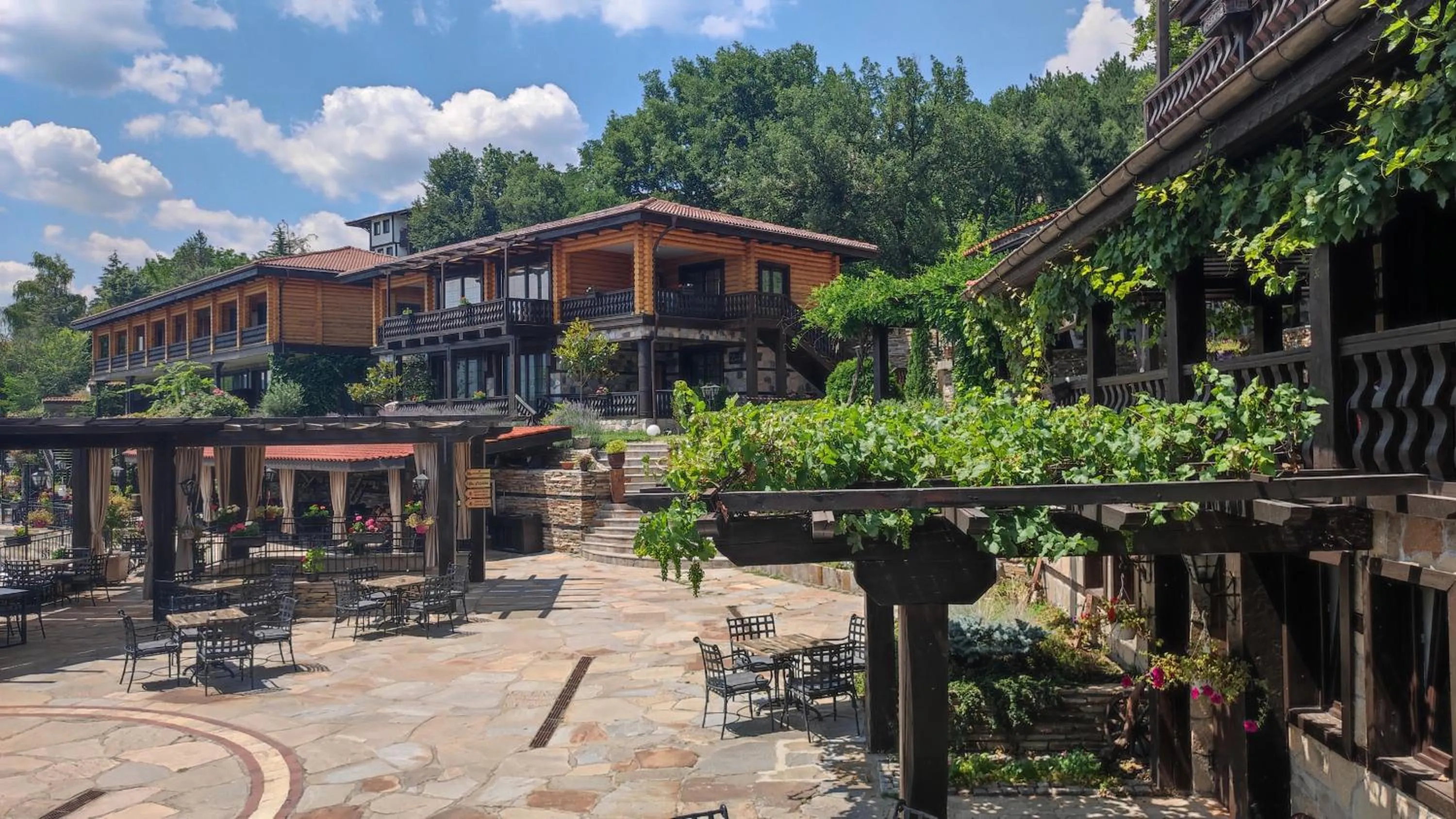 Property building in Glavatarski Han