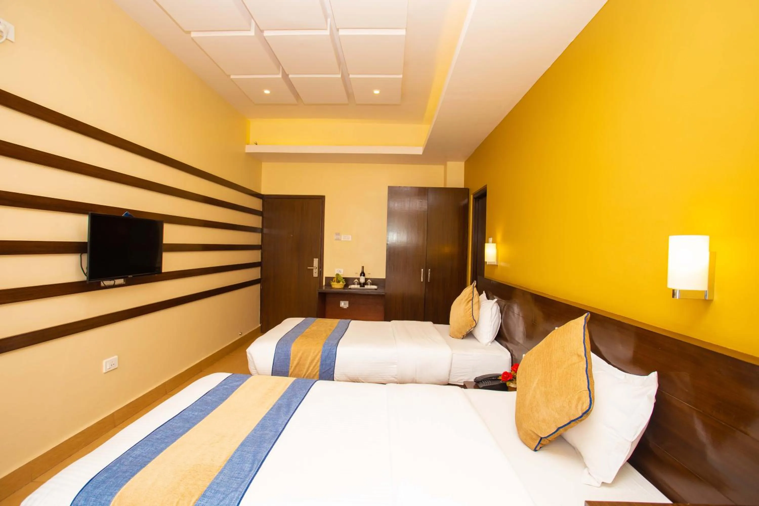 Bedroom, Bed in Hotel Lake Paradise