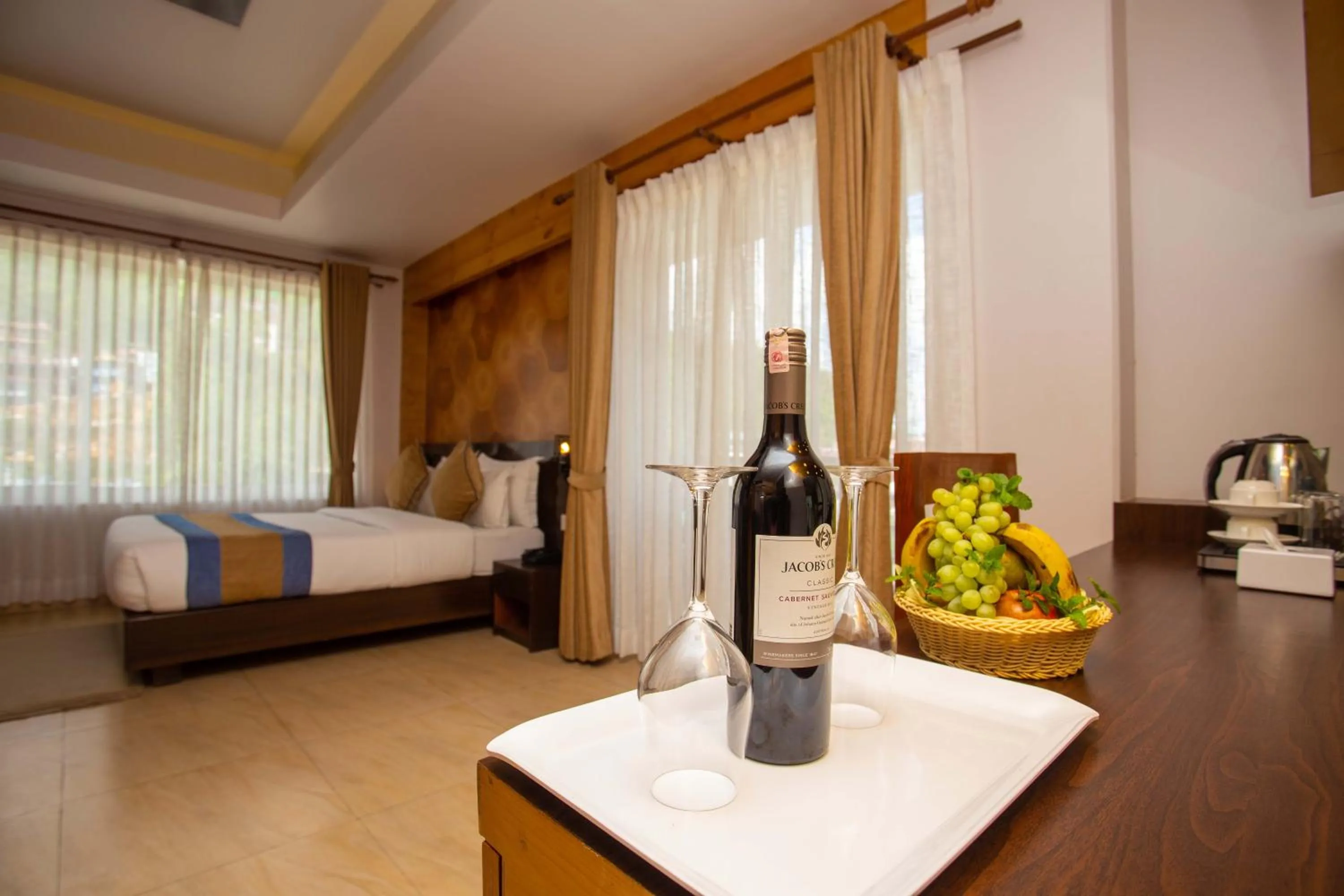 Bedroom, Bed in Hotel Lake Paradise