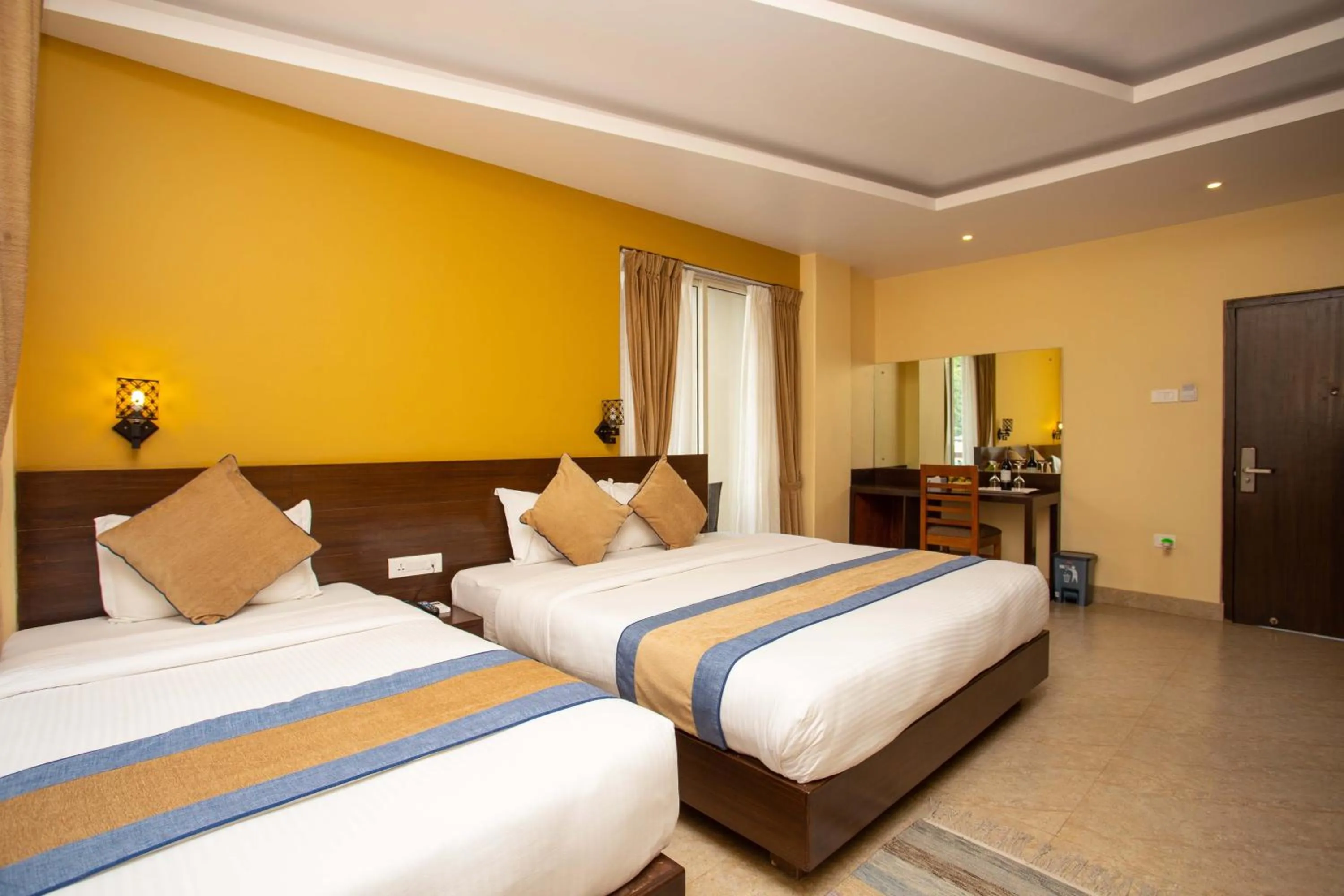 Bedroom, Bed in Hotel Lake Paradise