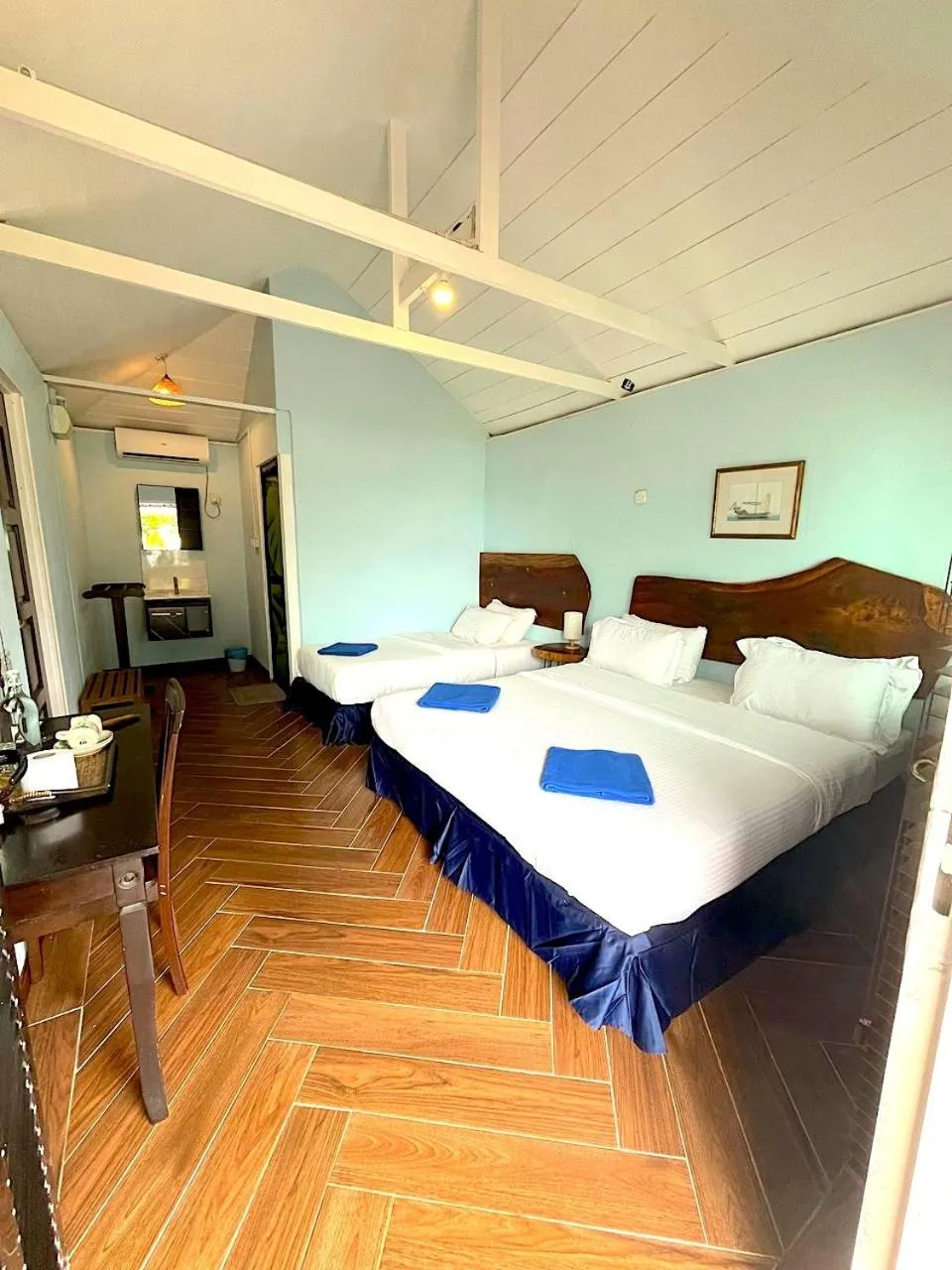 Bedroom, Bed in 1511 Coconut Grove