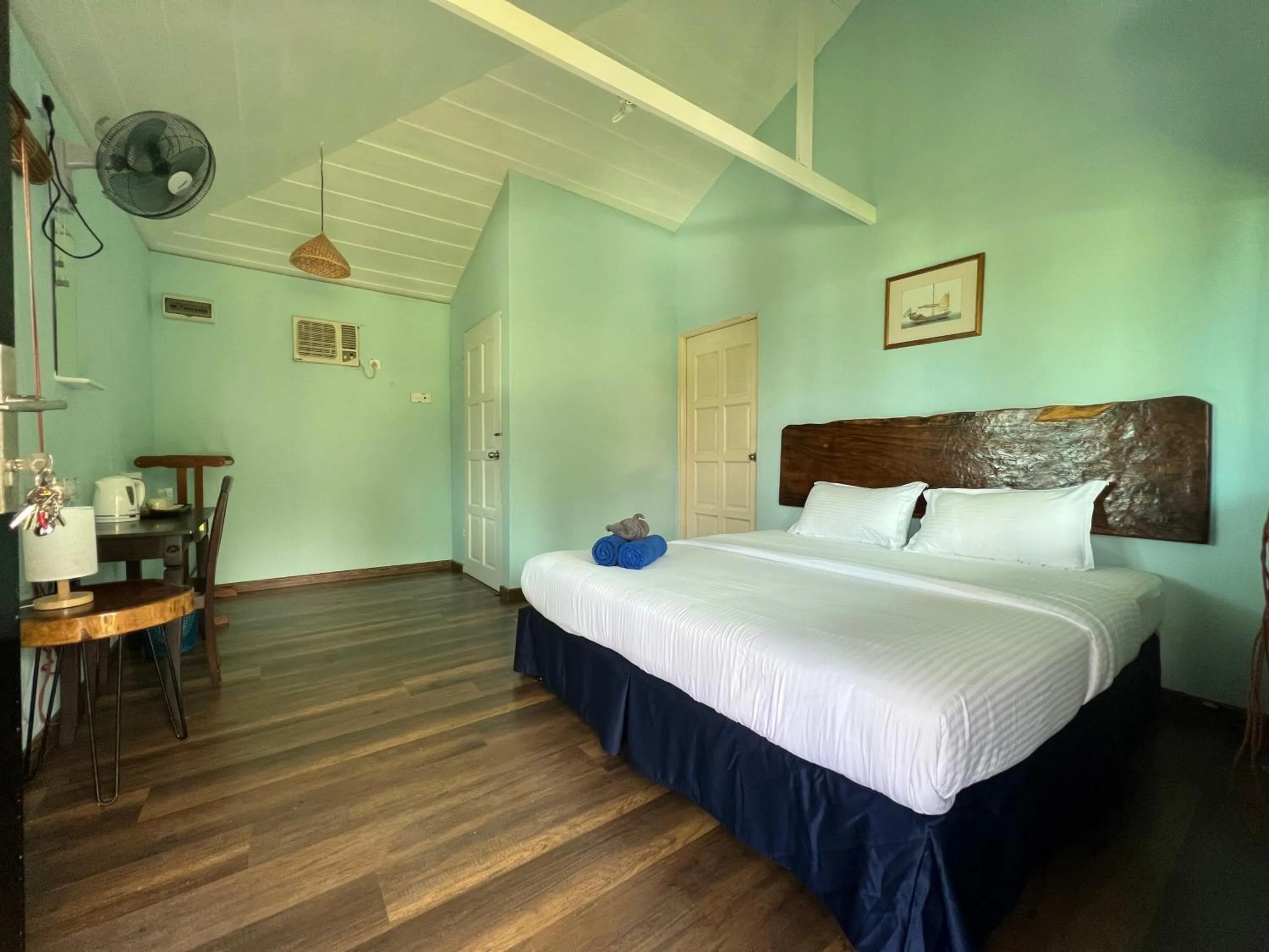 Coffee/tea facilities, Bed in 1511 Coconut Grove