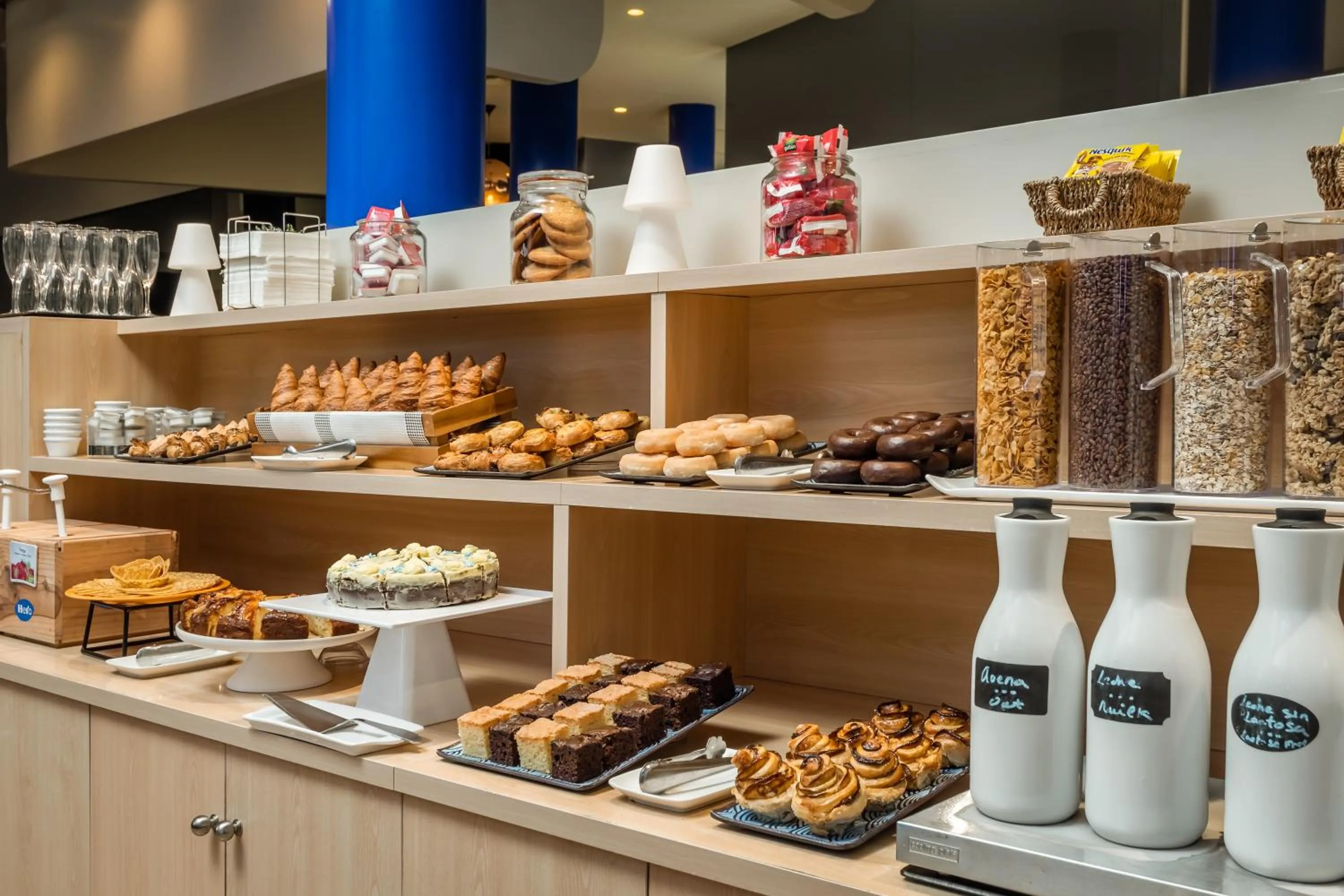 Buffet breakfast in Hotel Medium Sitges Park