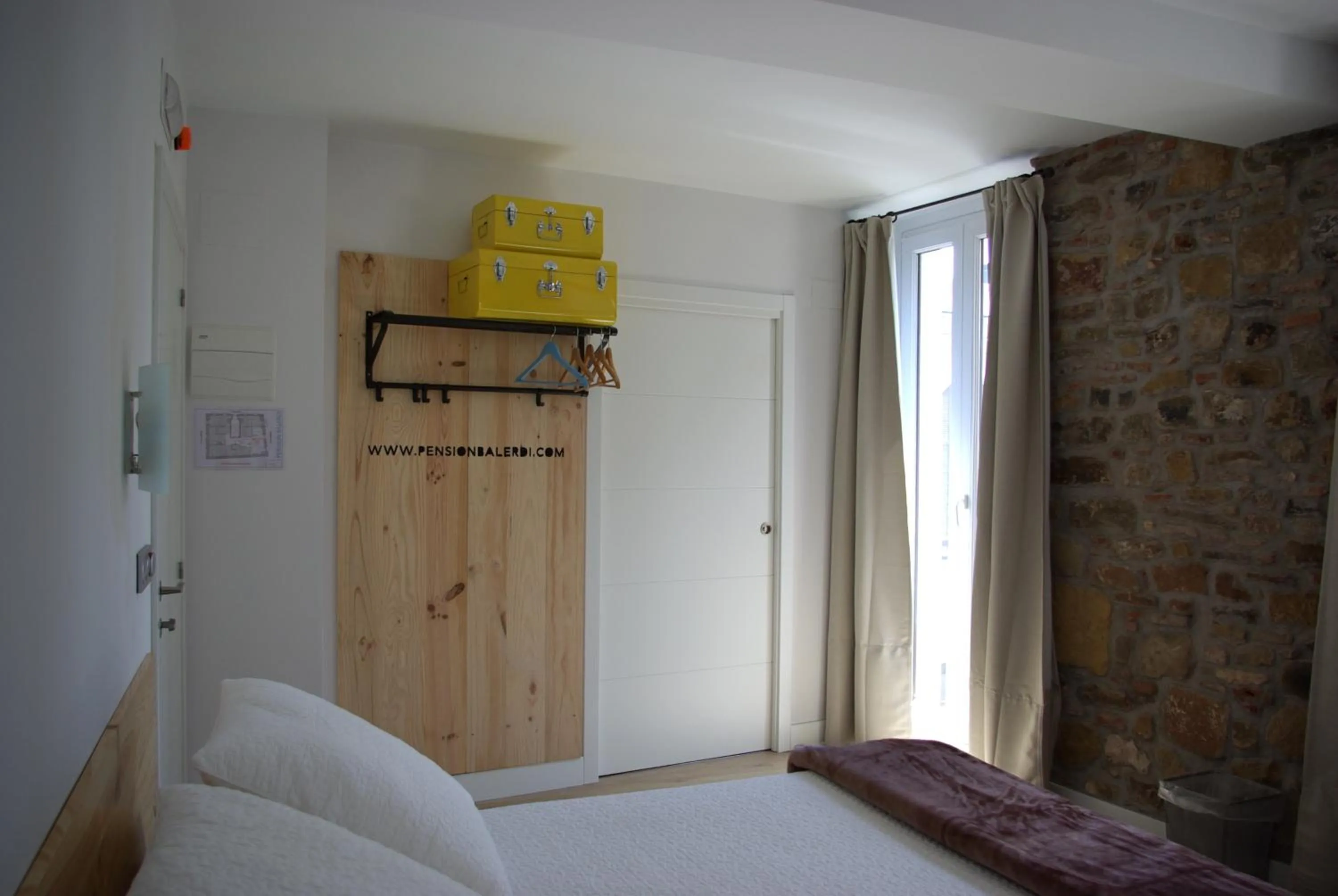 Photo of the whole room, Bed in Pensión Balerdi