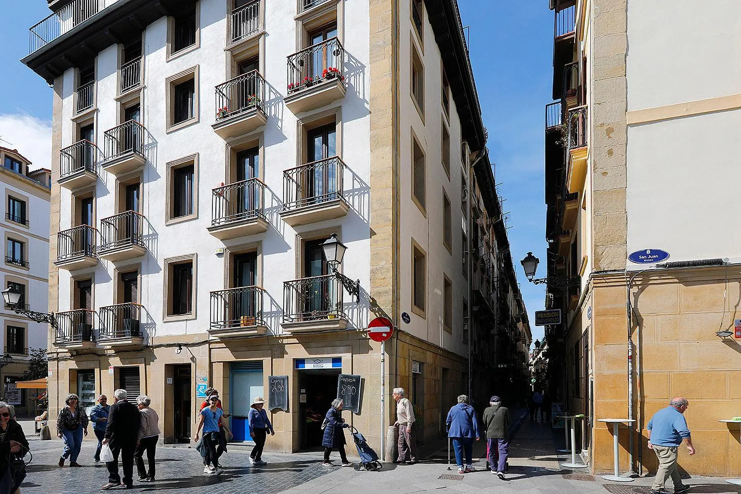 Property building in Pensión Balerdi