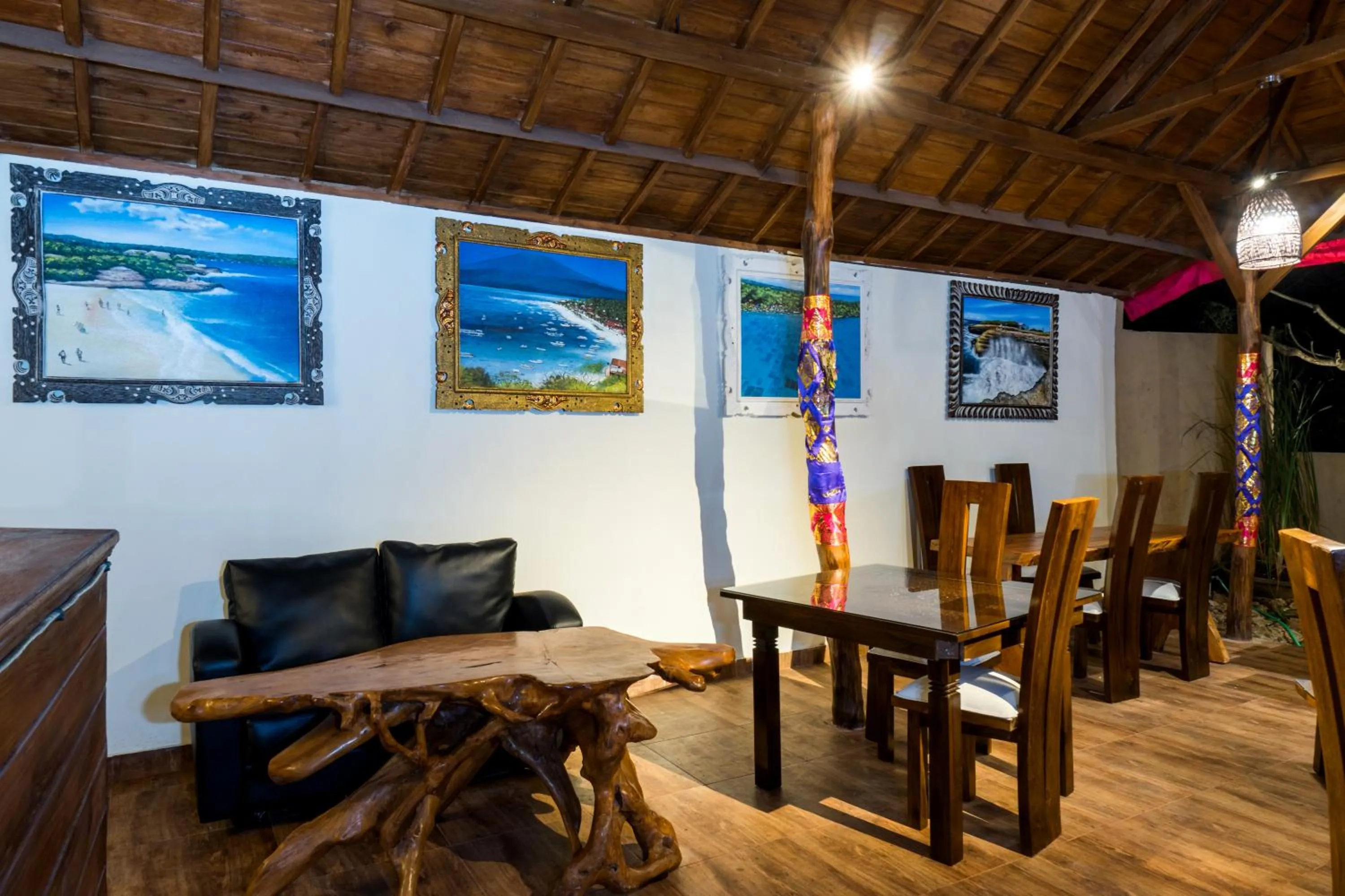 Restaurant/places to eat in Radiance Sunset Villas Lembongan