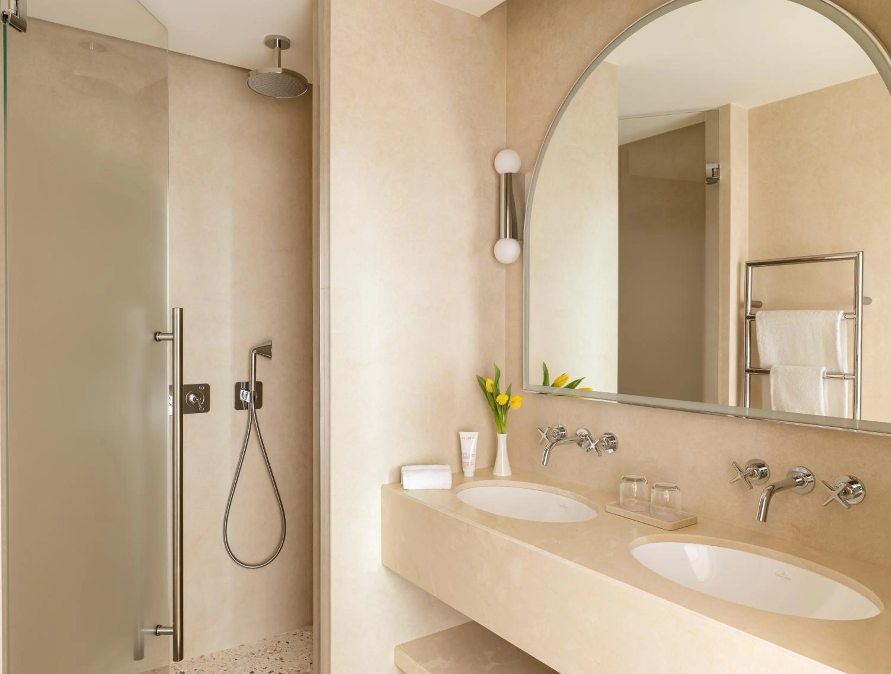 Bathroom in Monte-Carlo Bay Hotel & Resort