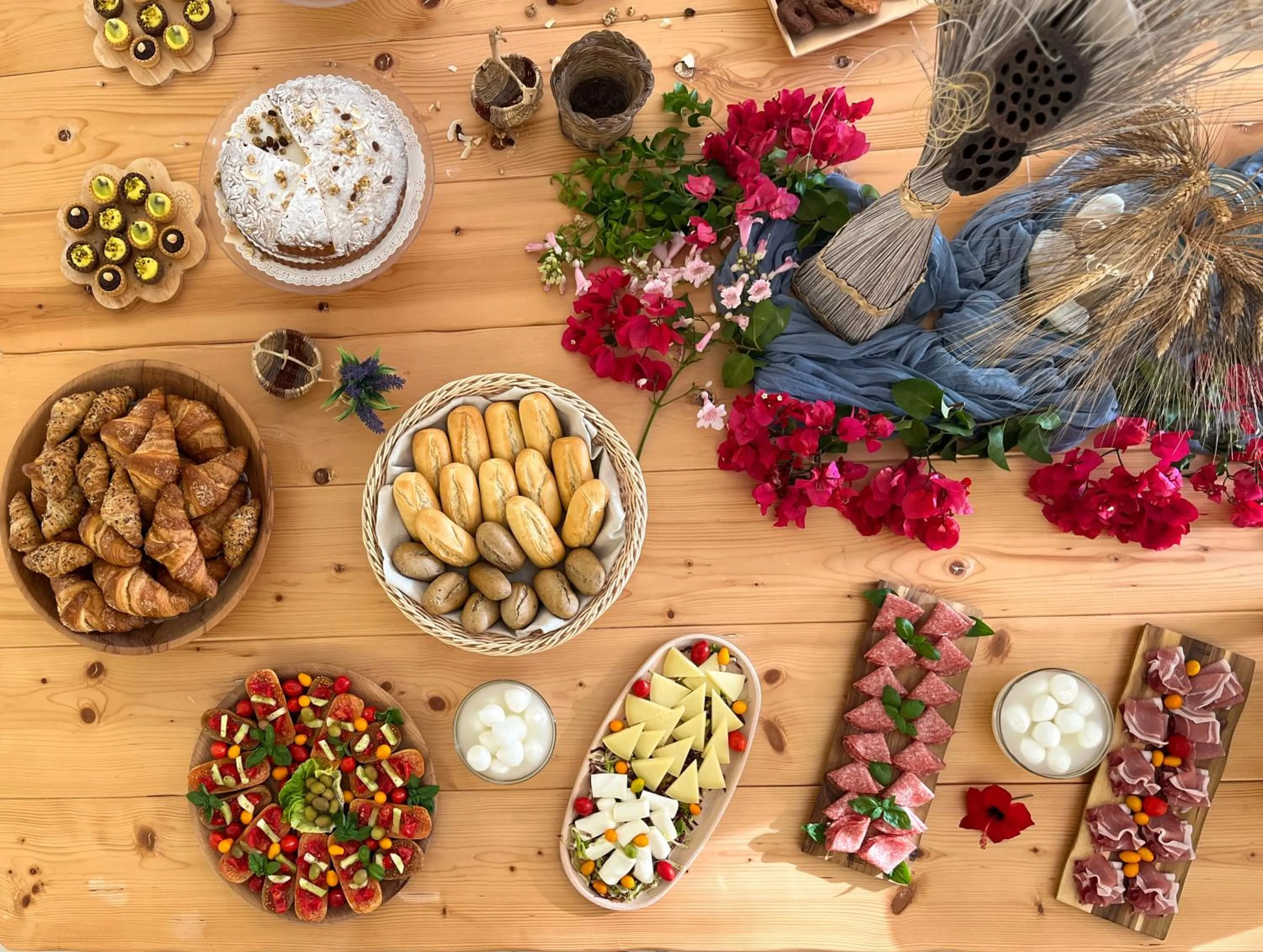 Breakfast in Hotel Residence Torre Del Porto