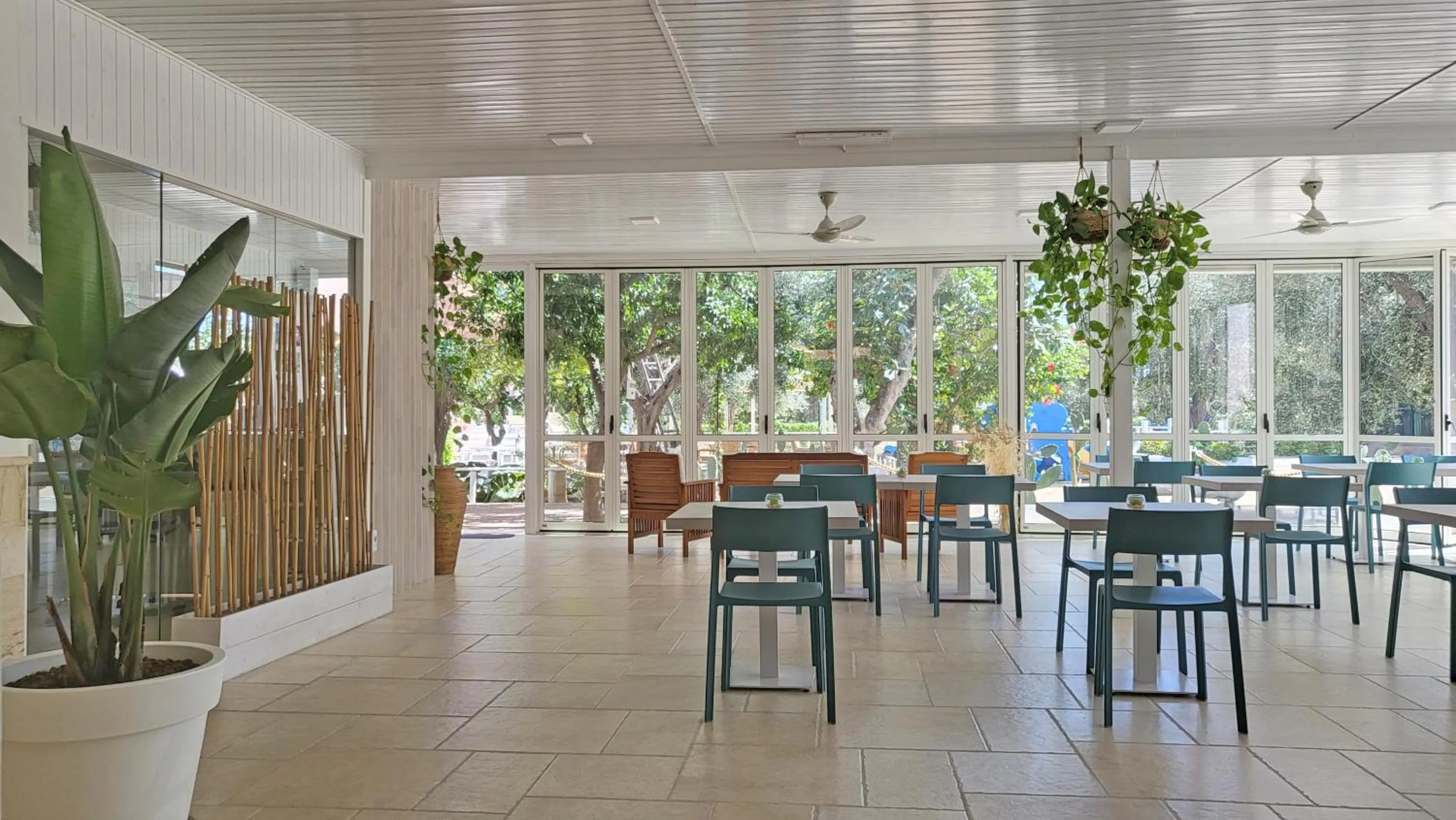 Communal lounge/ TV room in Hotel Residence Torre Del Porto