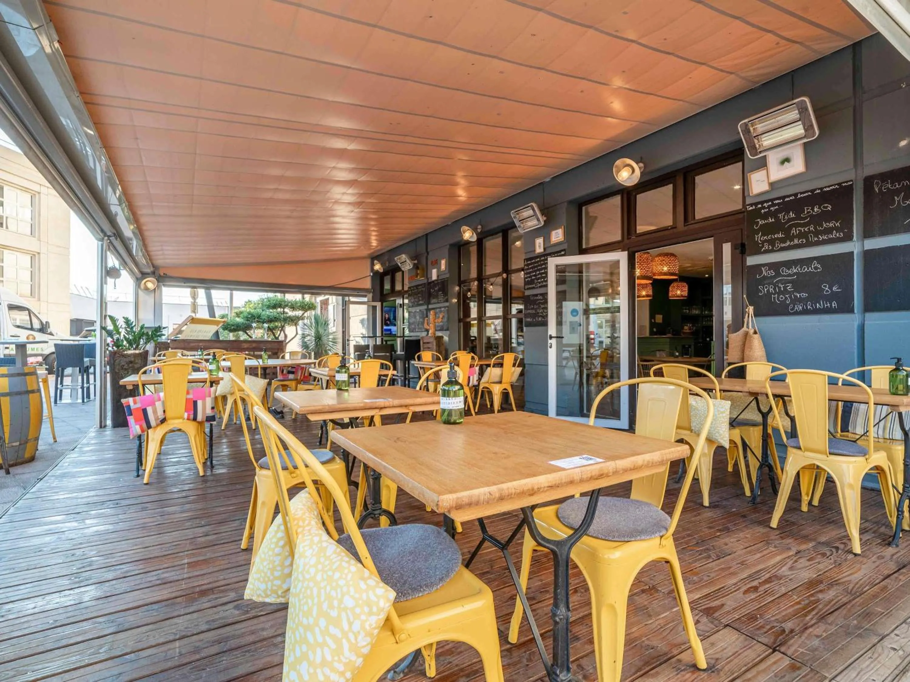 Restaurant/places to eat in ibis Montpellier Centre Polygone