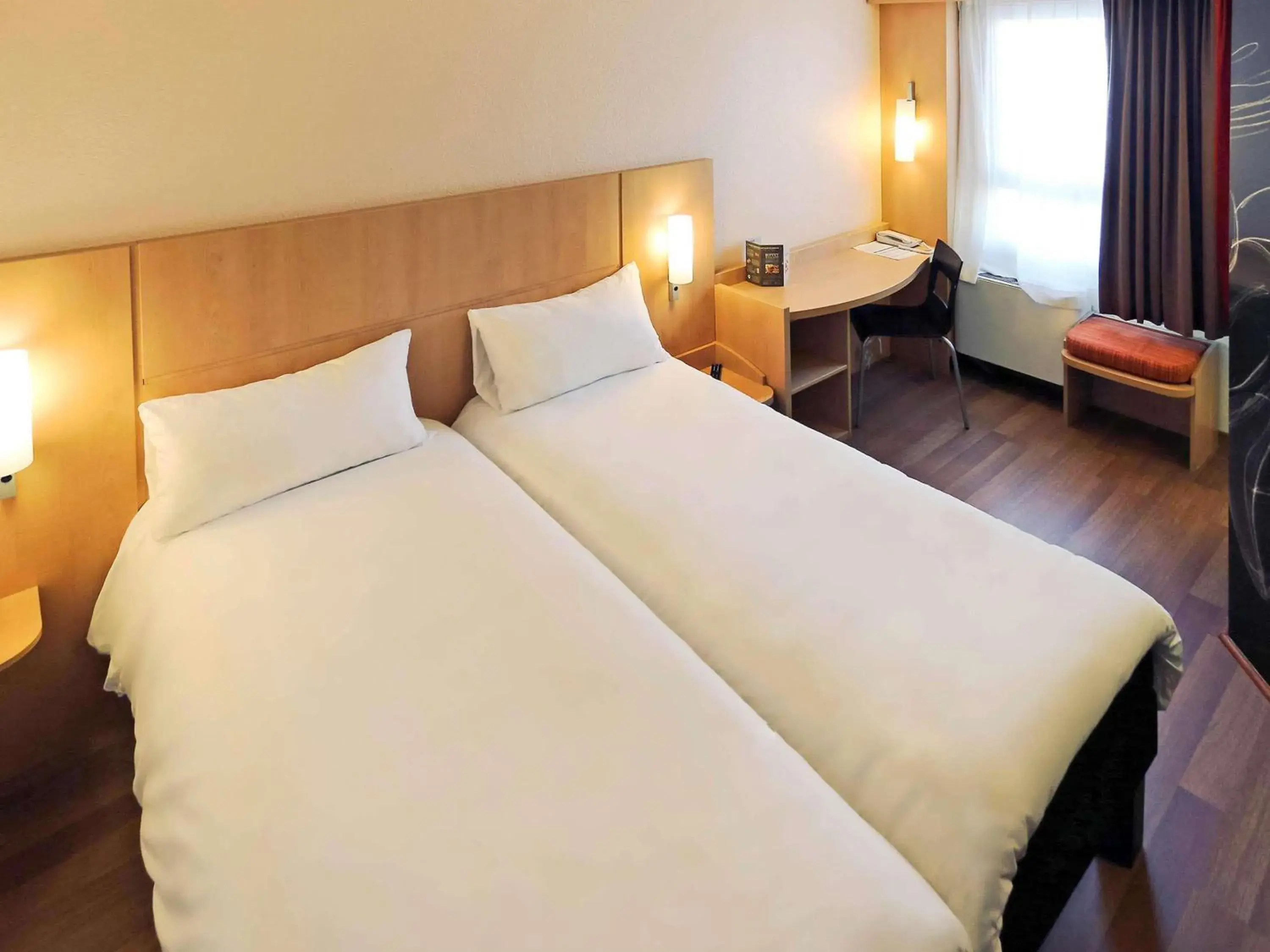 Standard Twin Room in ibis Montpellier Centre Polygone Standard Twin Room in ibis Montpellier Centre Polygone