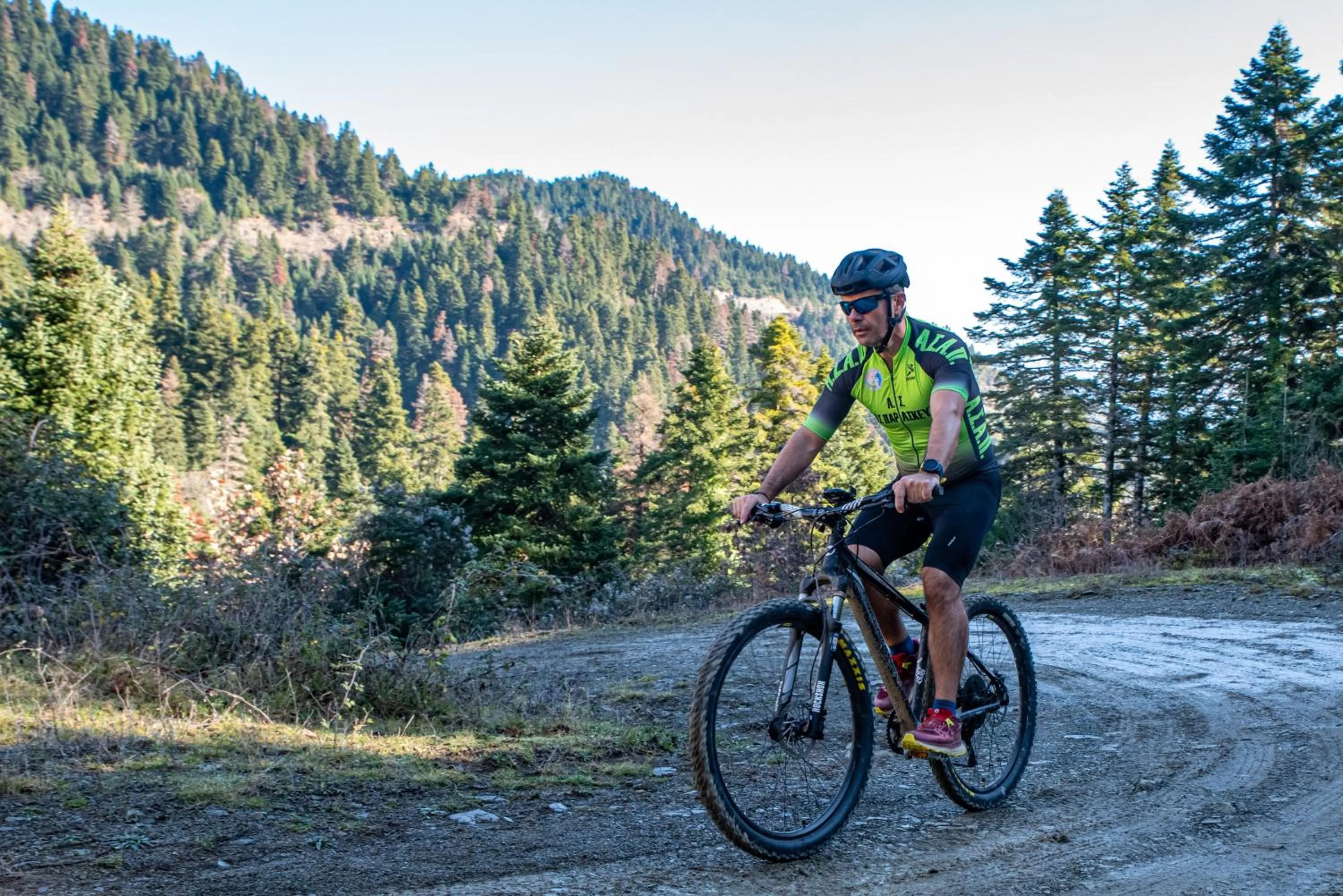 Hiking in Xenonas Kypseli