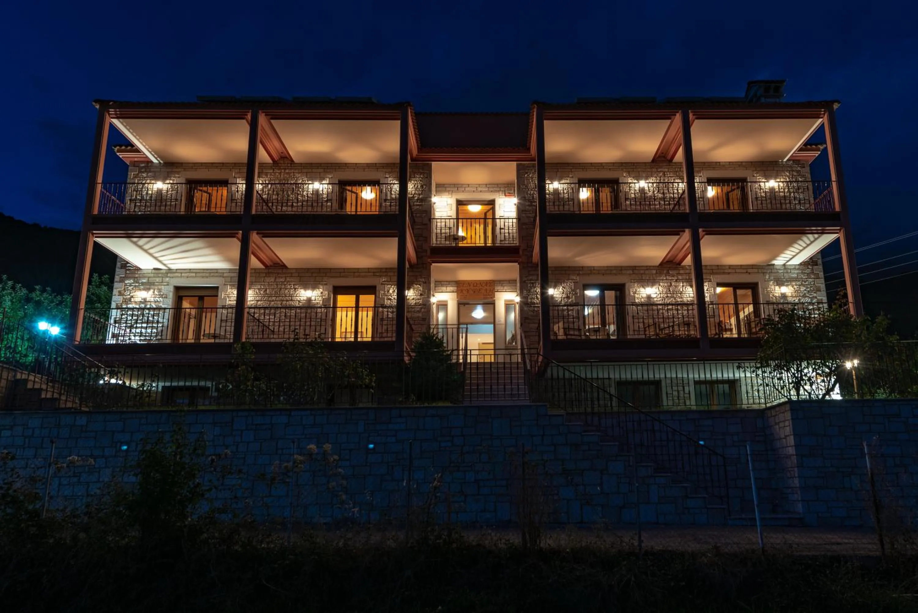 Property building in Xenonas Kypseli