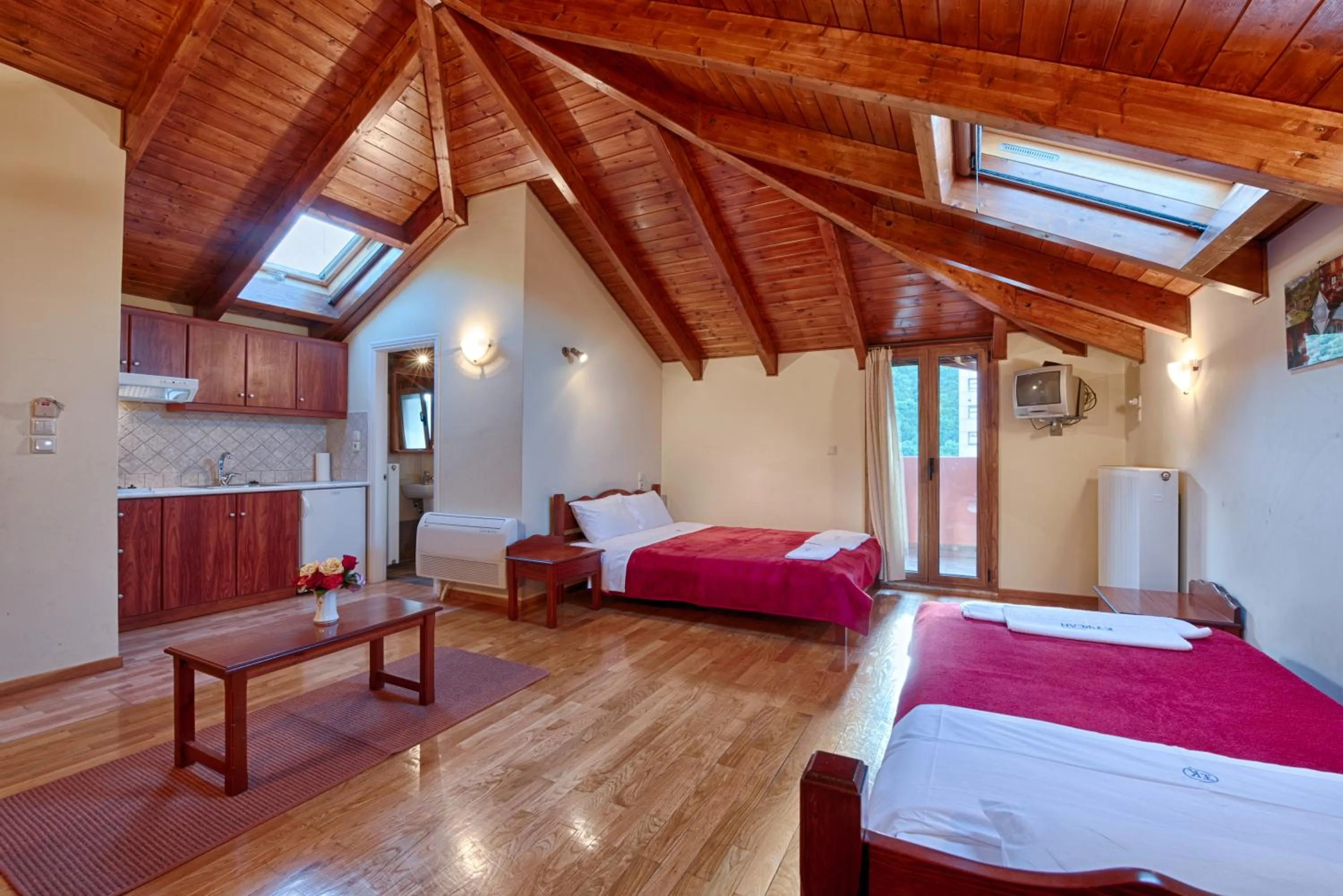 Bed in Xenonas Kypseli