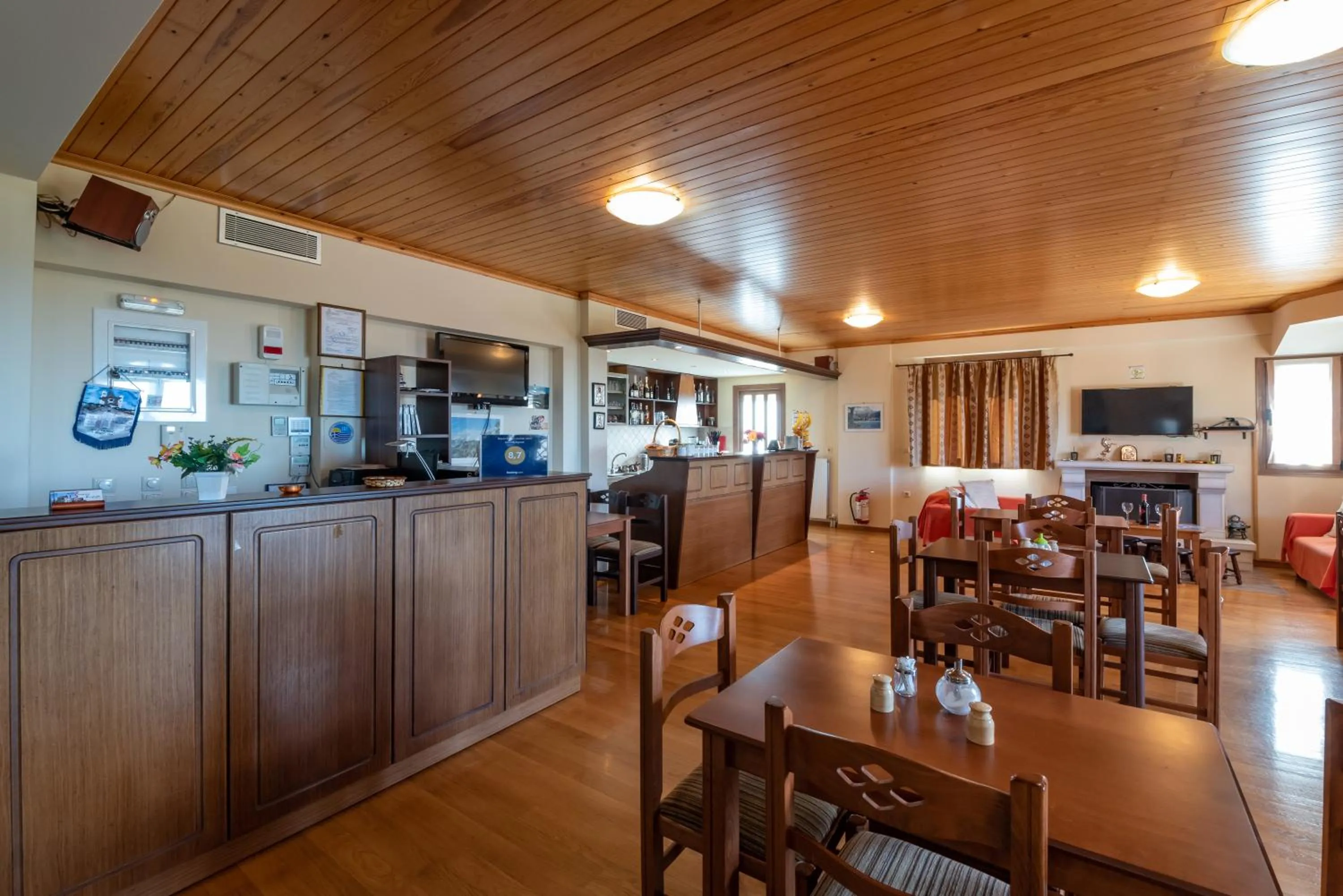 Restaurant/places to eat in Xenonas Kypseli