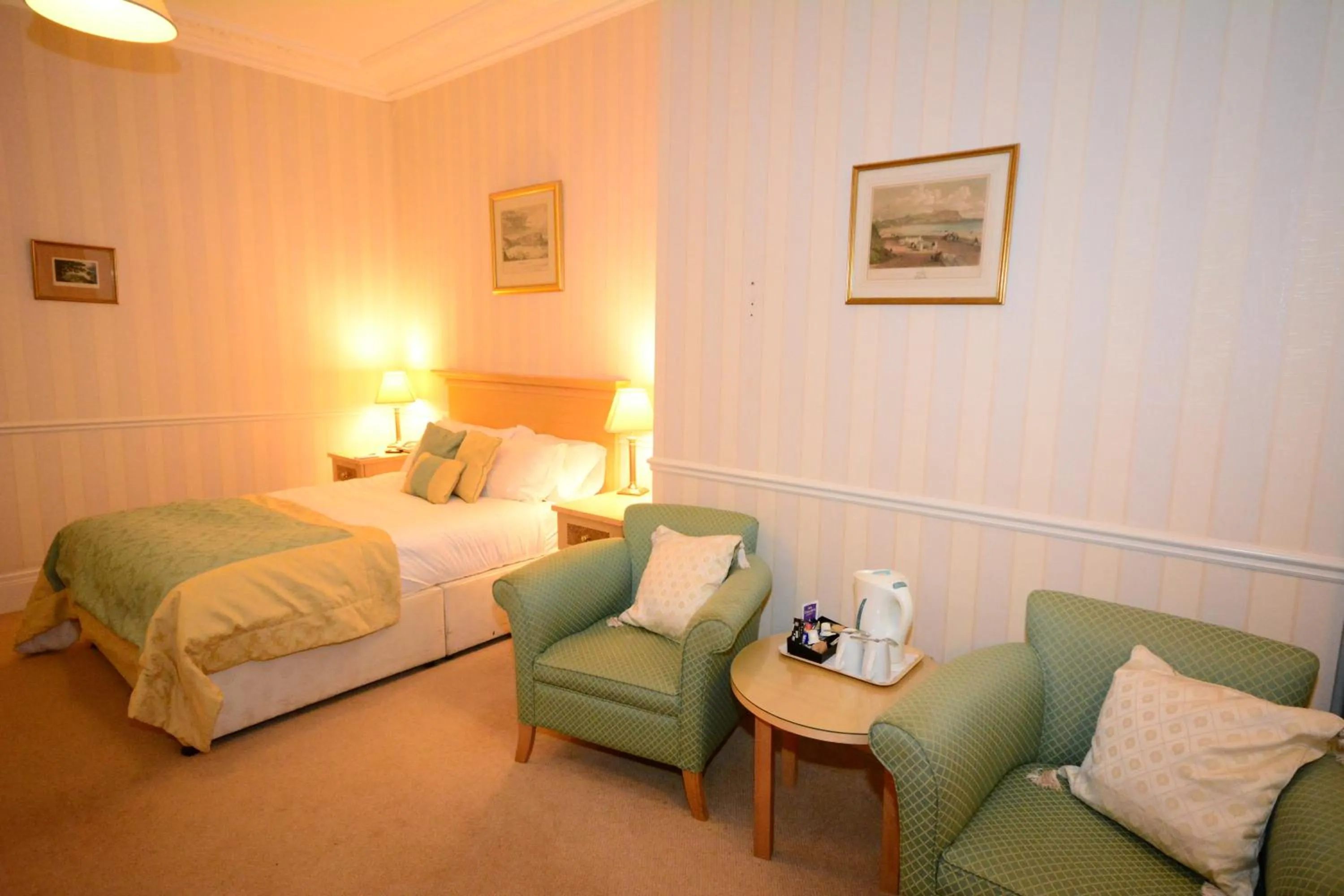 Bedroom, Bed in The Crescent Hotel