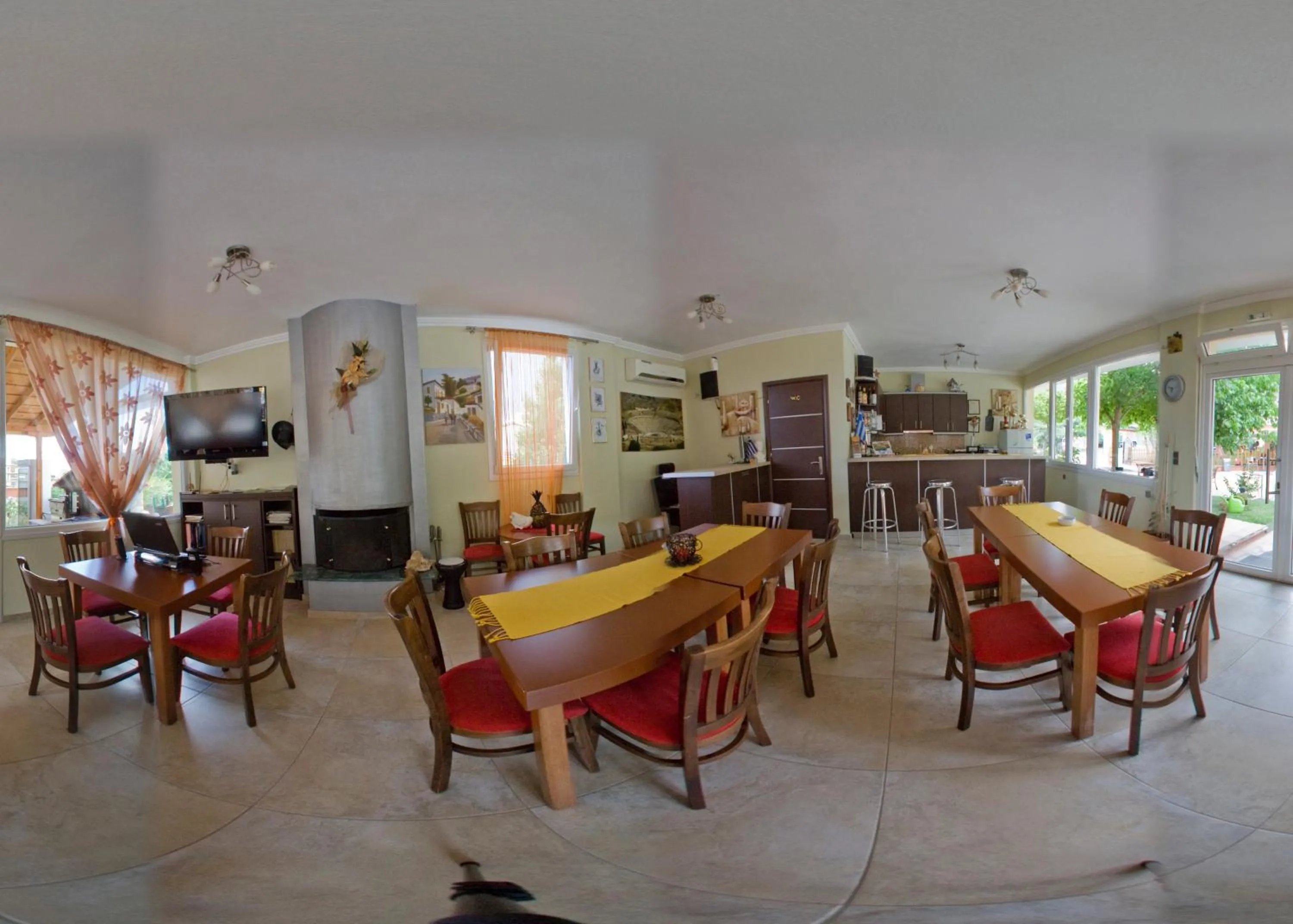 Studio (3 Adults) in Anestis Studios