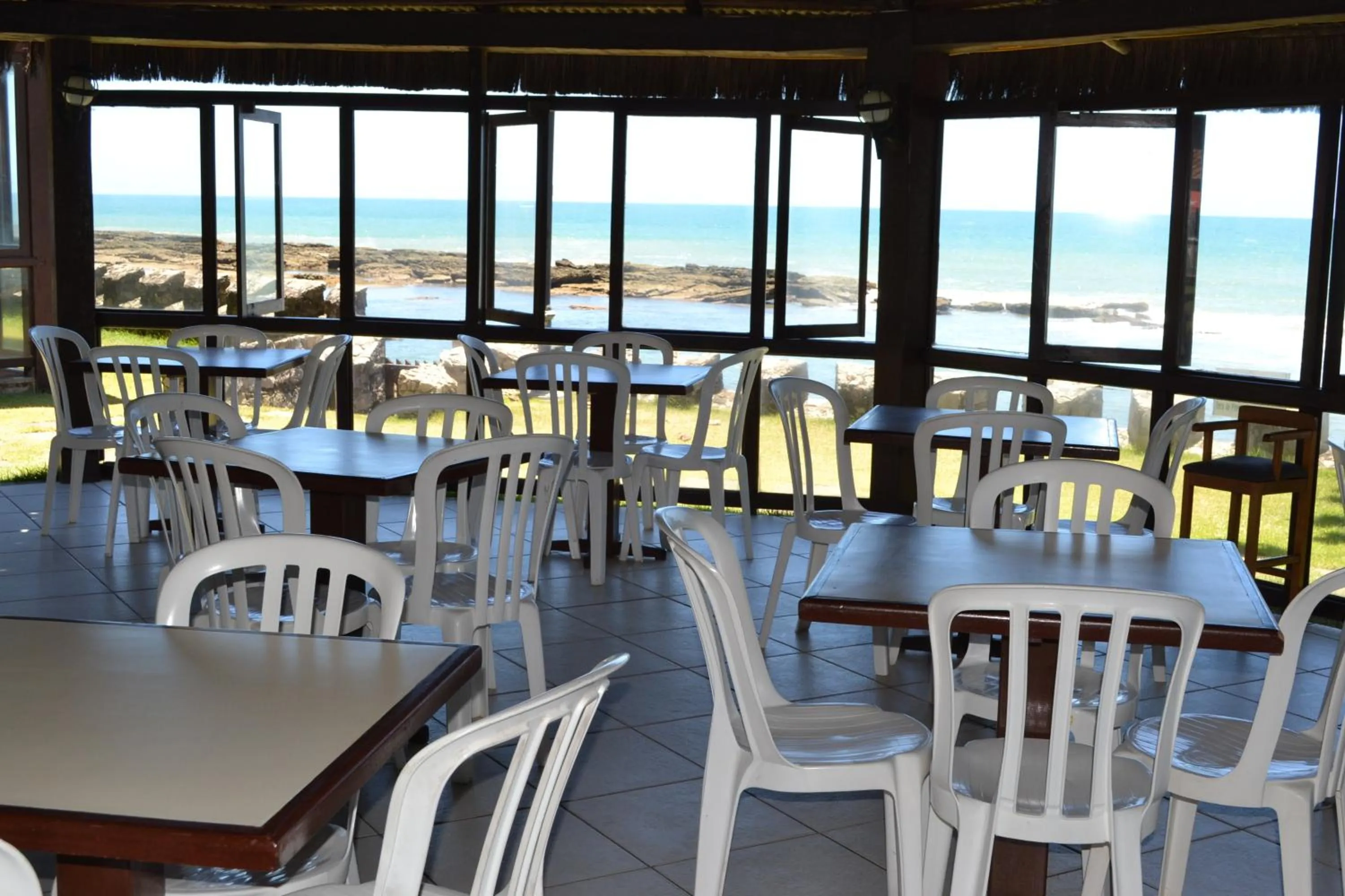 Restaurant/places to eat in Baia Cabralia Hotel