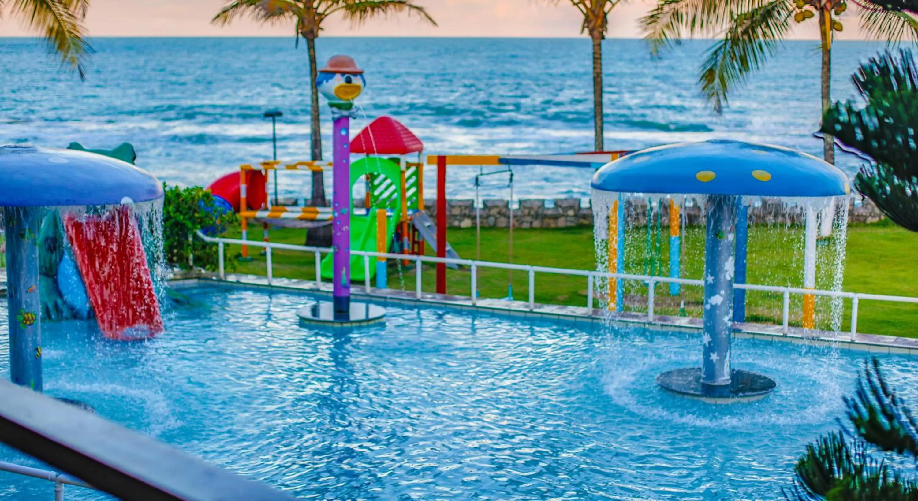 Swimming pool in Baia Cabralia Hotel