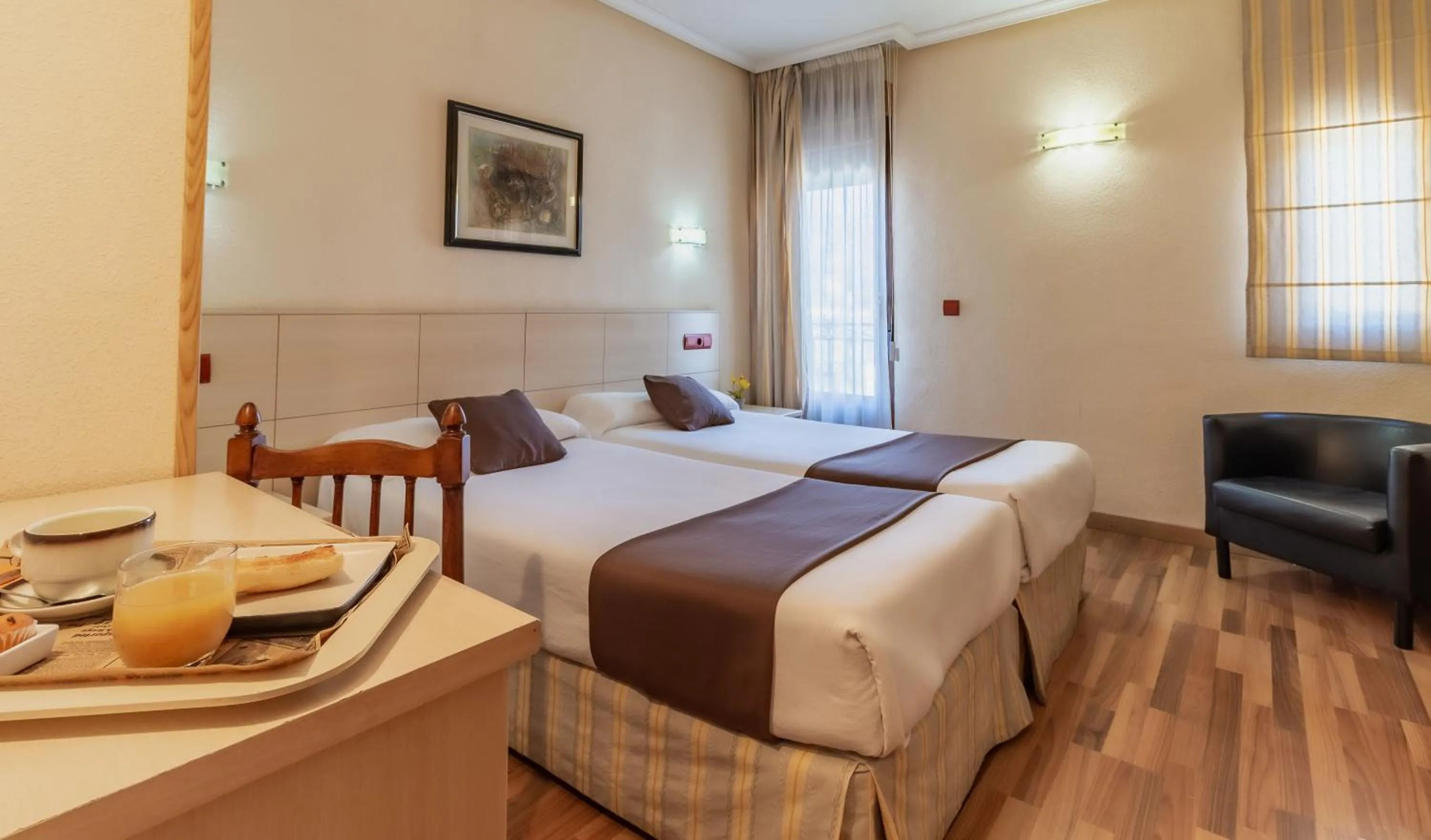 Photo of the whole room, Bed in Hostal Rural El Caño by Vivere Stays