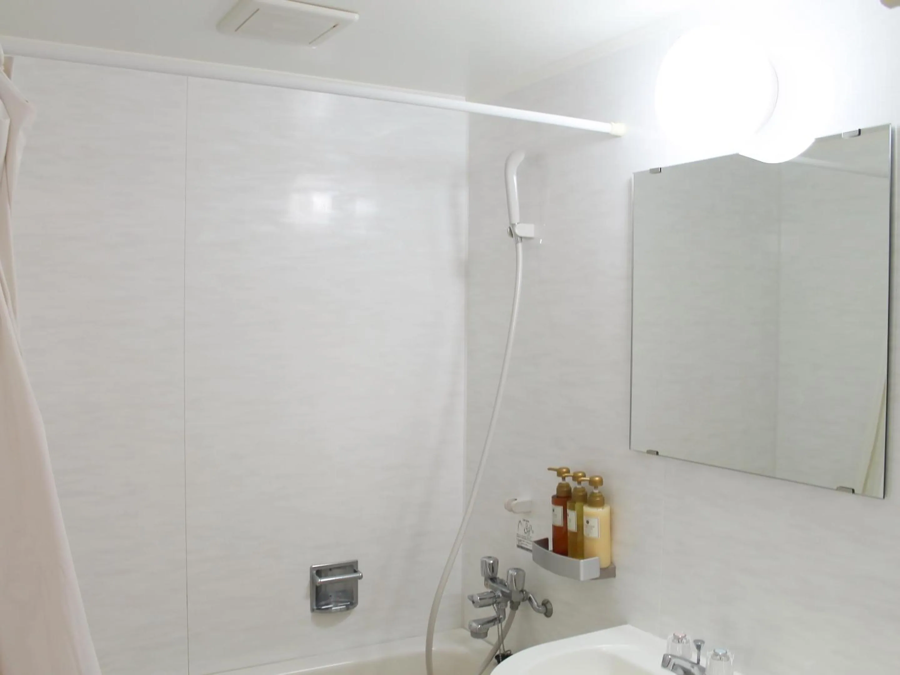 Shower in Pine Shima Resort Coral Fish