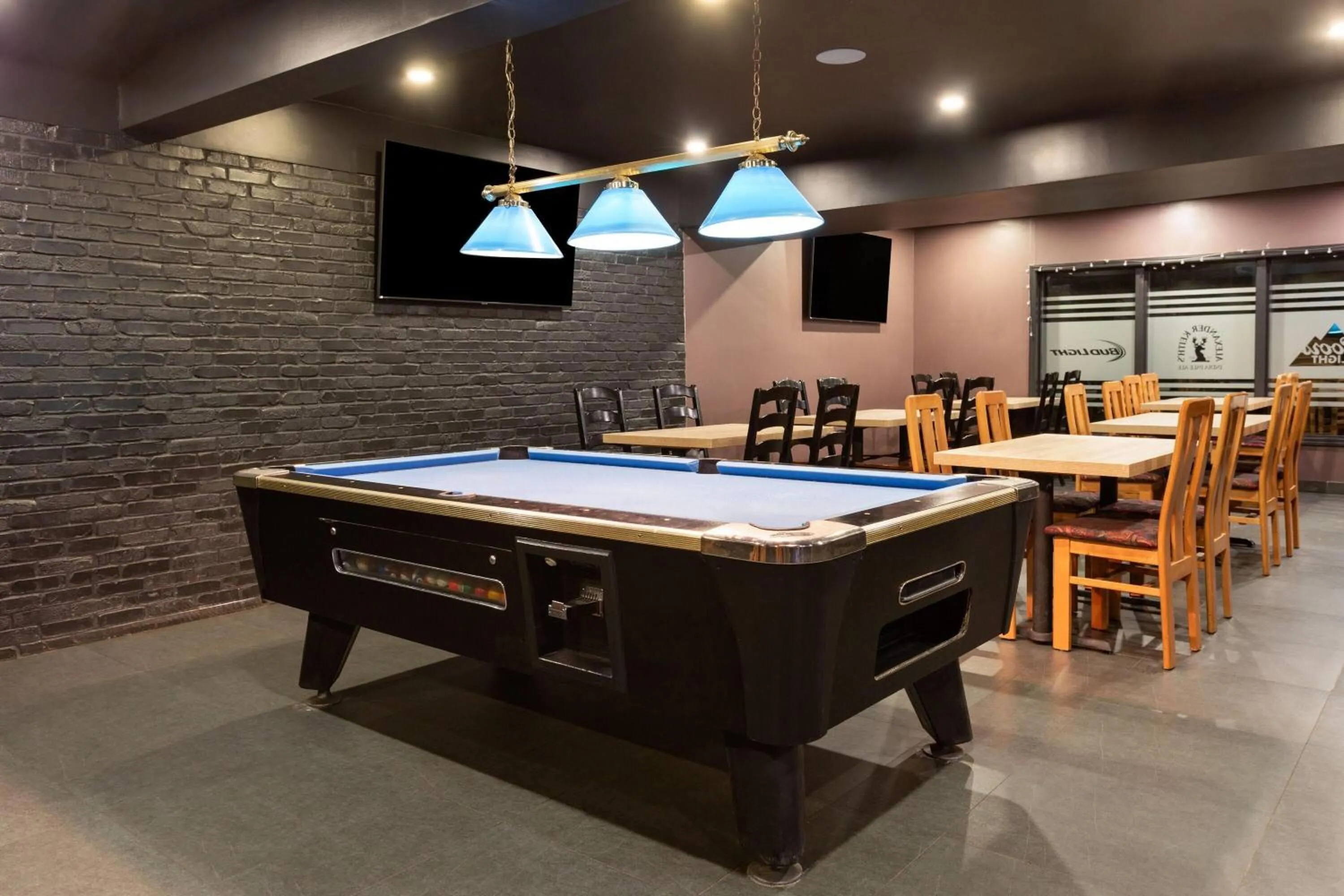 Restaurant/places to eat in Travelodge by Wyndham Lindsay