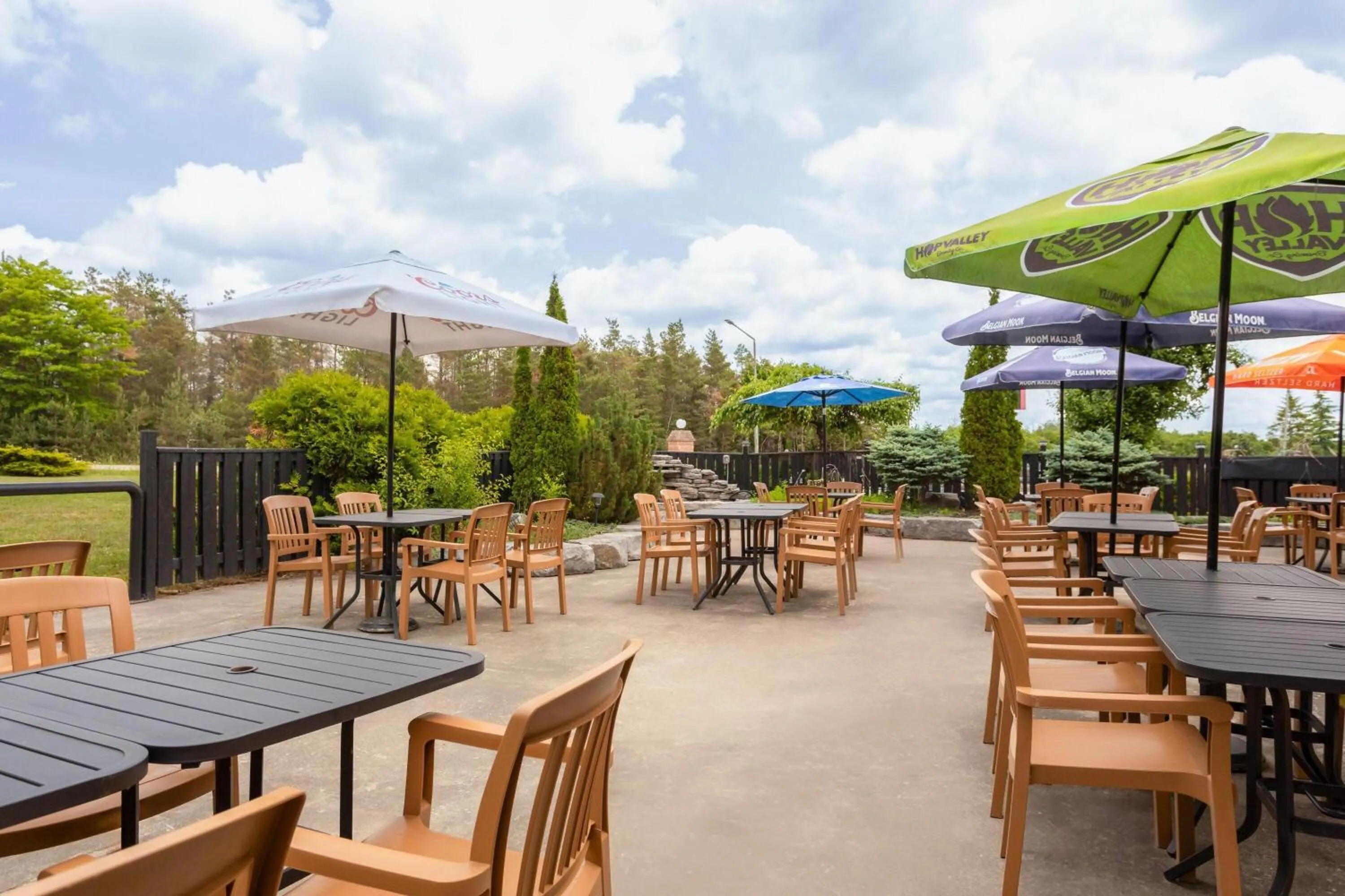 Restaurant/places to eat in Travelodge by Wyndham Lindsay