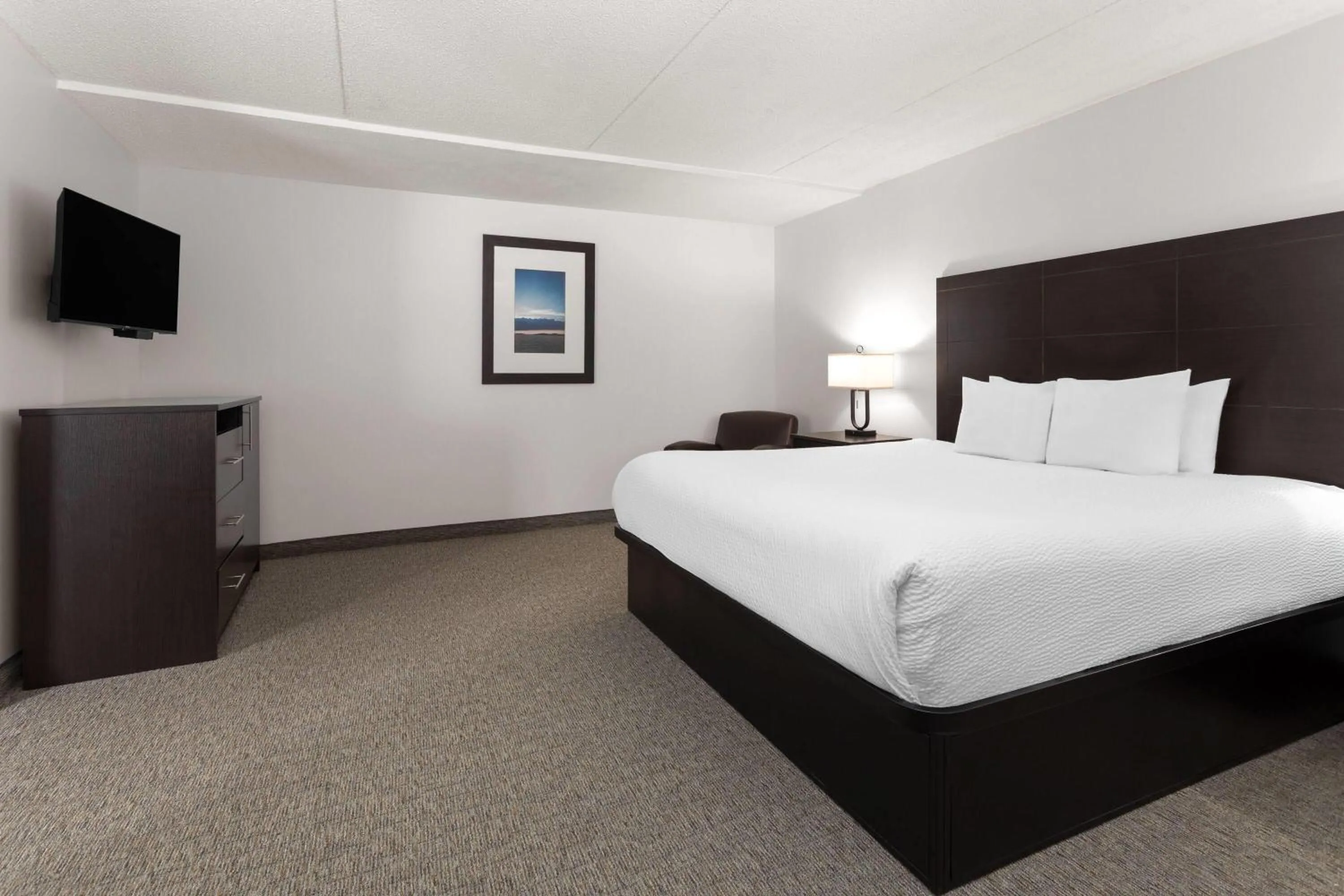 Photo of the whole room, Bed in Travelodge by Wyndham Lindsay