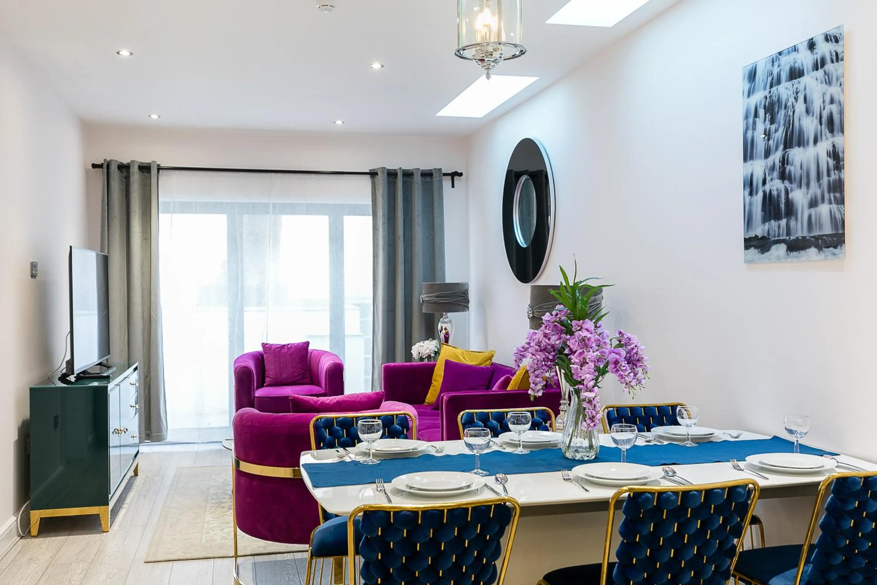 Living room in Cromwell road apartments