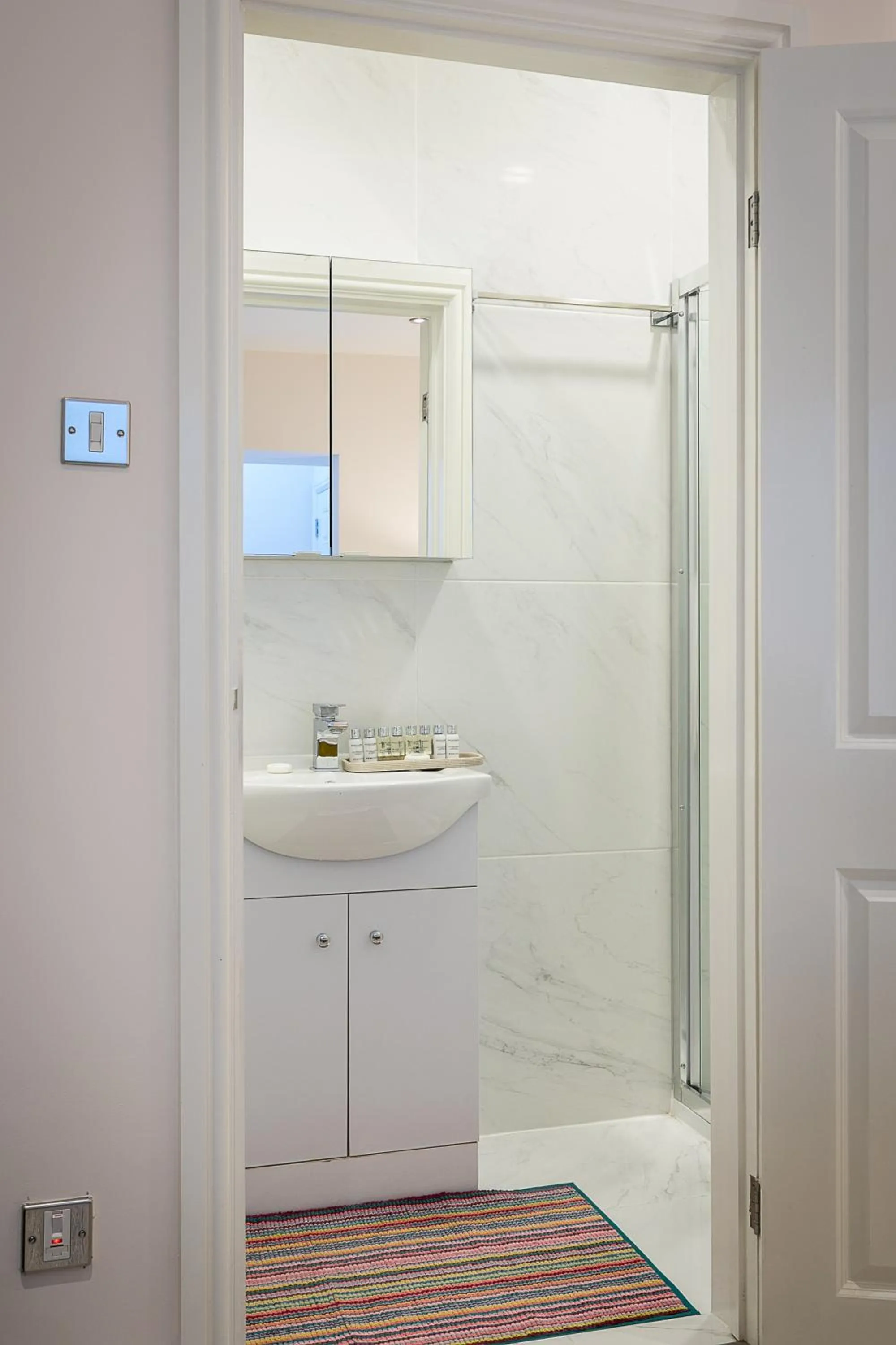Bathroom in Cromwell road apartments
