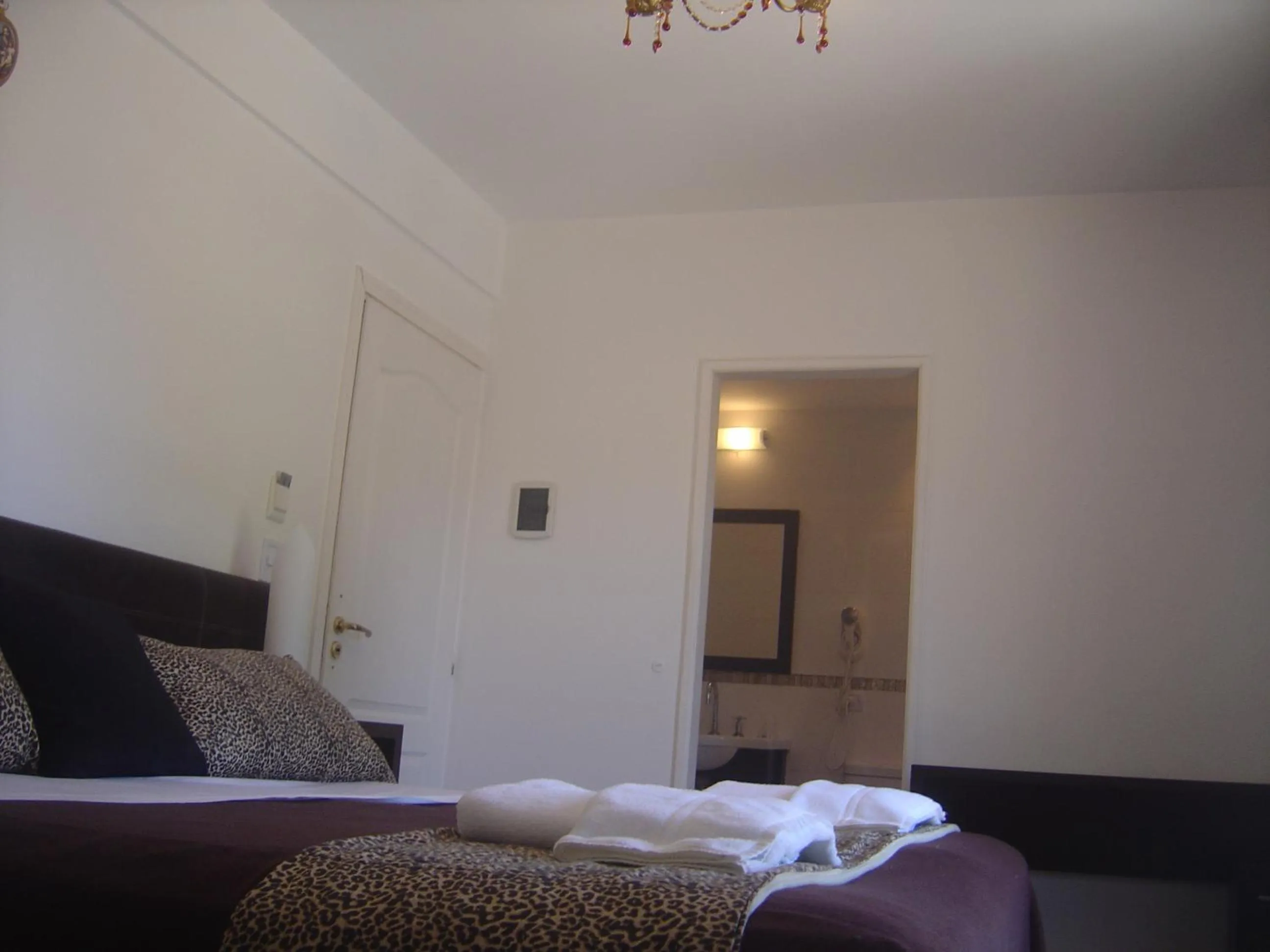 Photo of the whole room, Bed in Apart & Hotel Neptuno