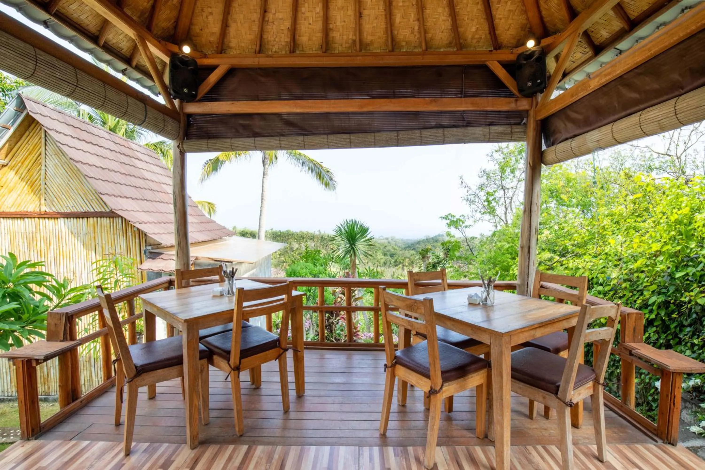 Restaurant/places to eat in Atuh Forest Cottage