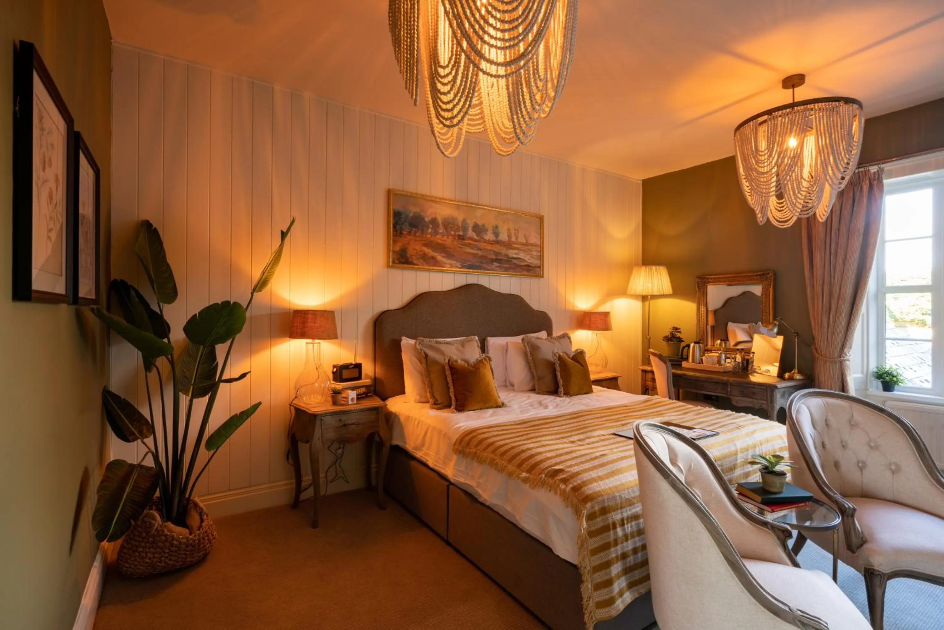 Photo of the whole room, Bed in Prince of Burford