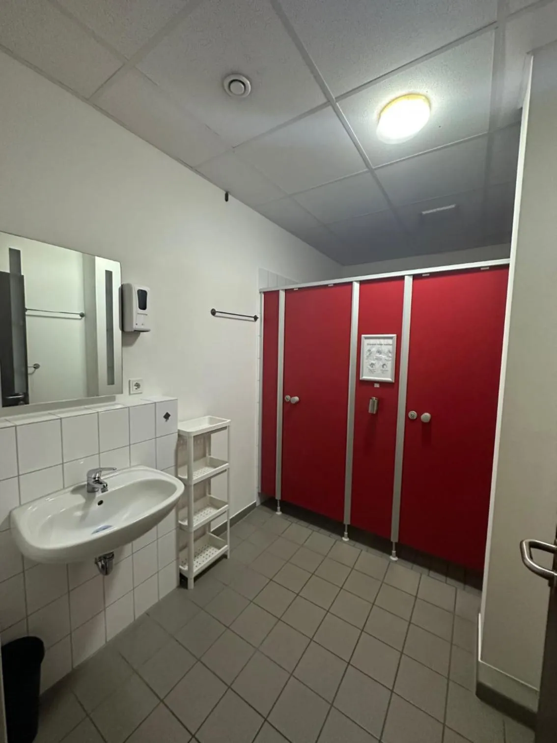 Shower in Arena Hostel & Monteurzimmer