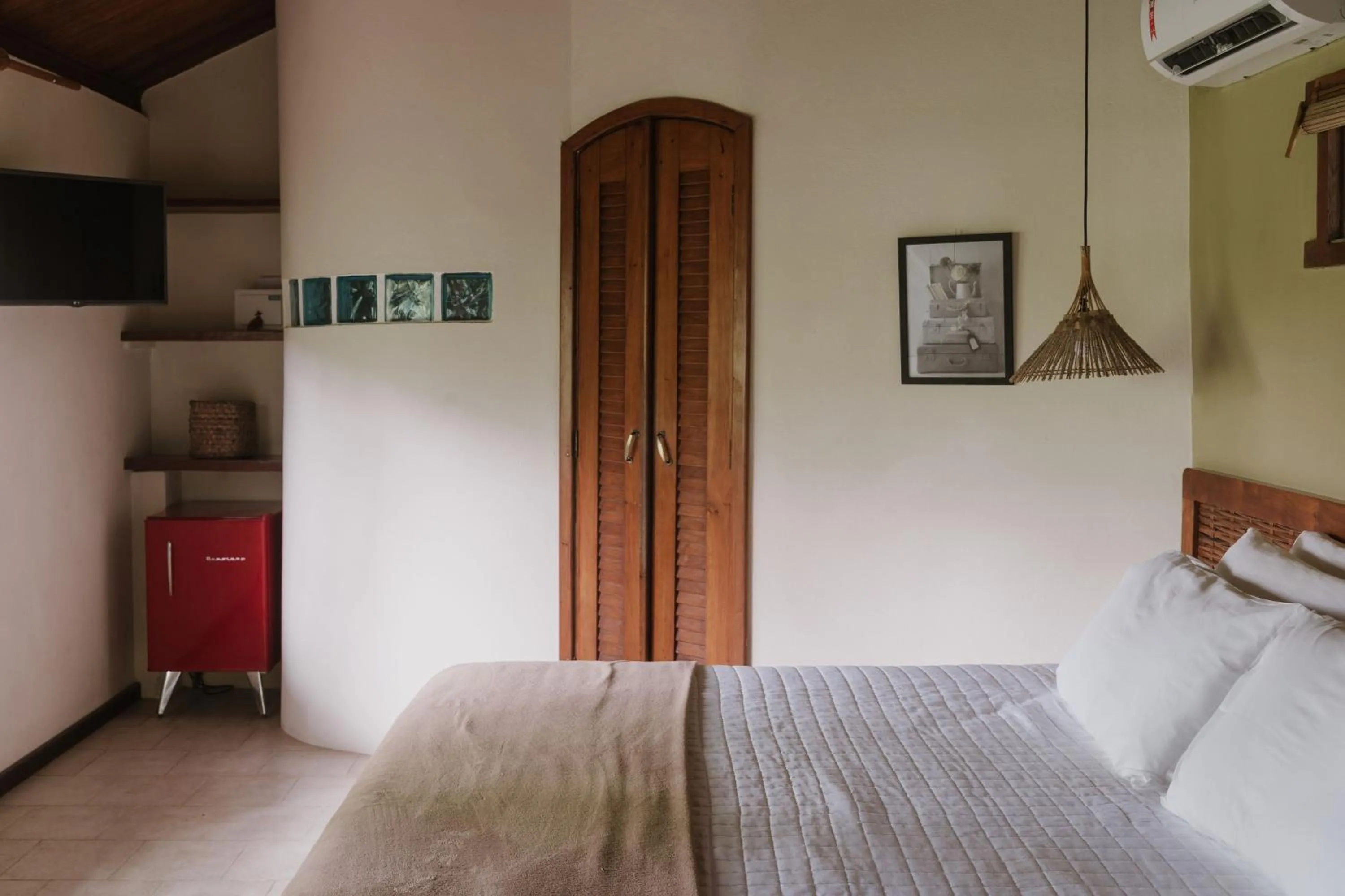 View (from property/room), Bed in Pousada Fruta Pão