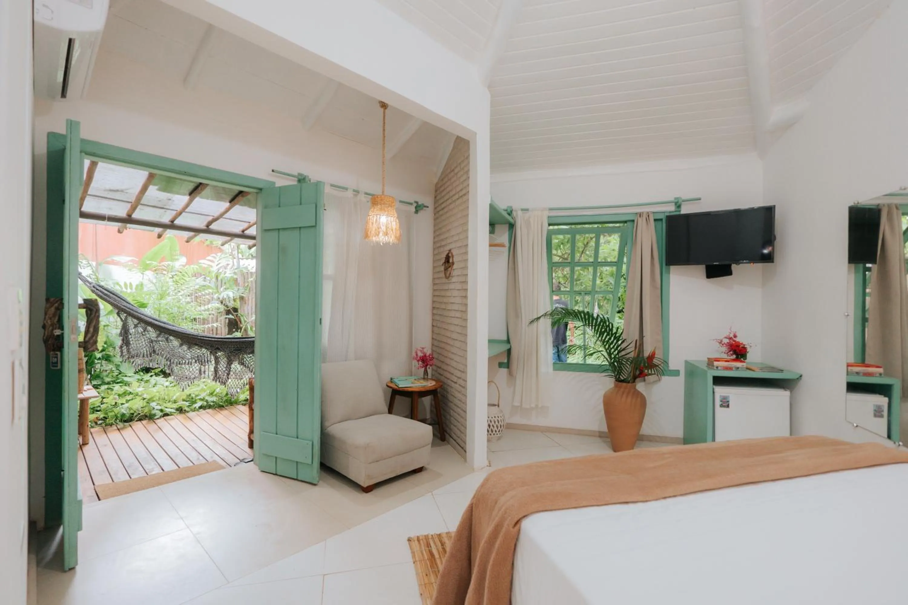 View (from property/room), Bed in Pousada Fruta Pão