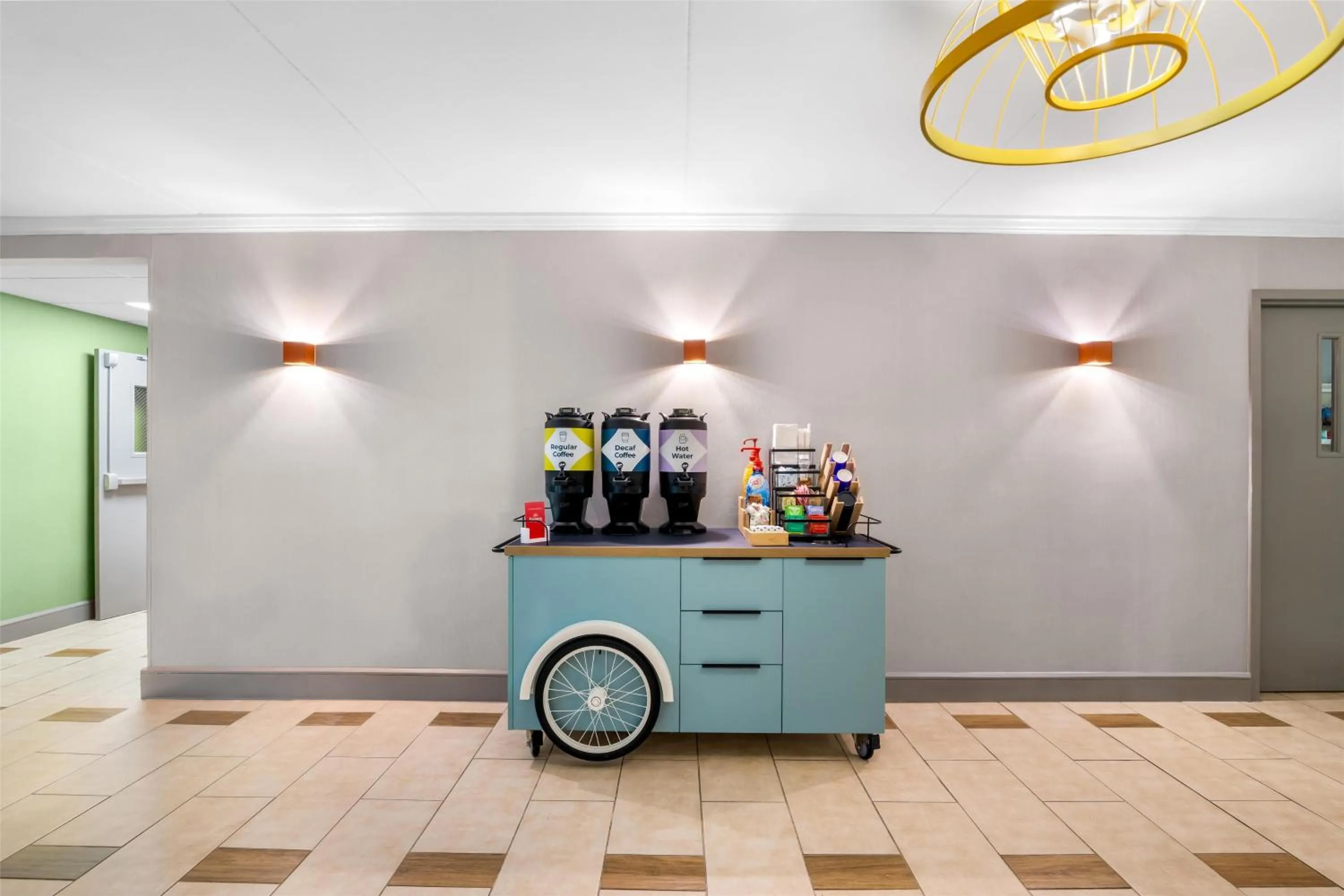 Dining area in Spark by Hilton Roanoke Civic Center