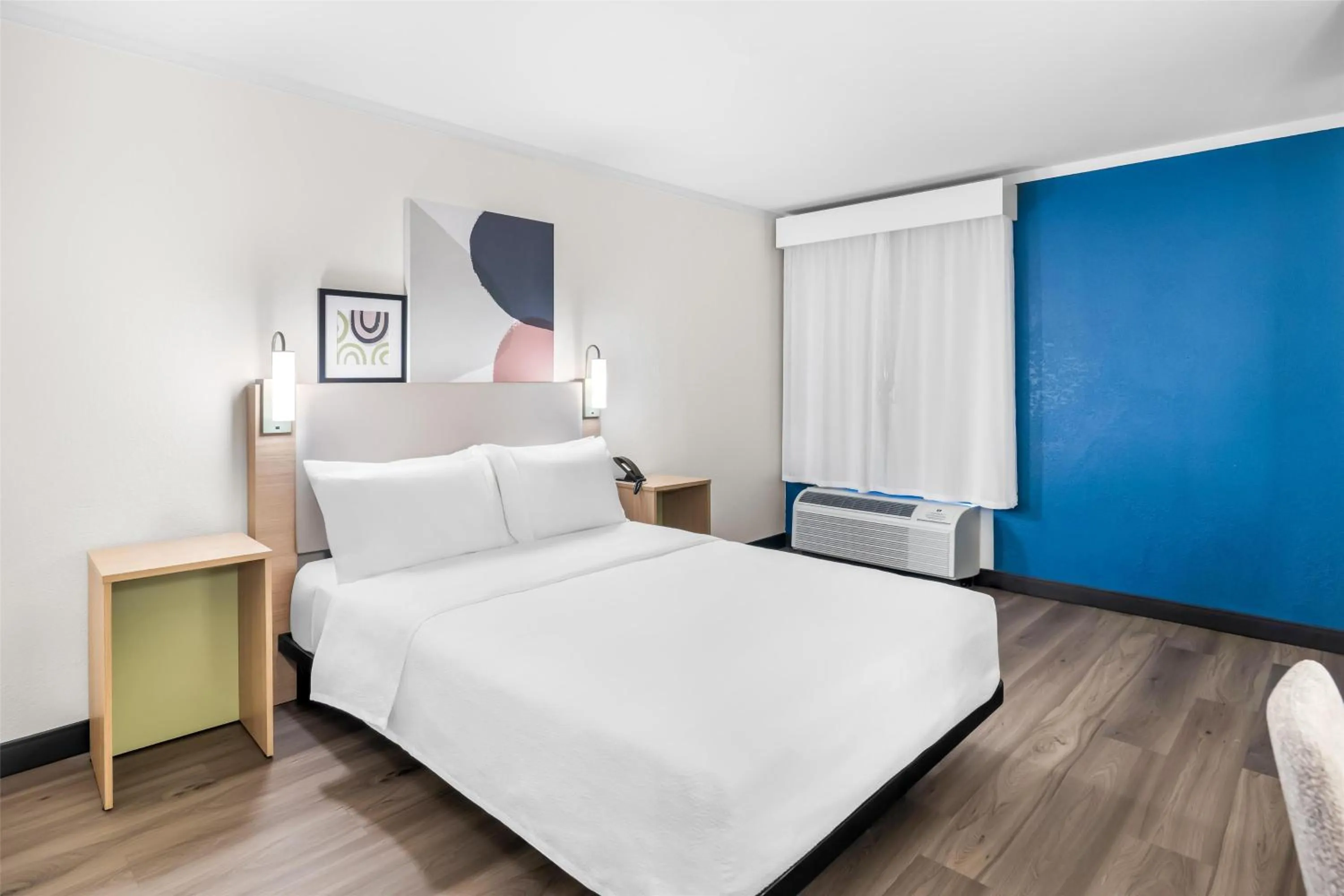 Bed in Spark by Hilton Roanoke Civic Center