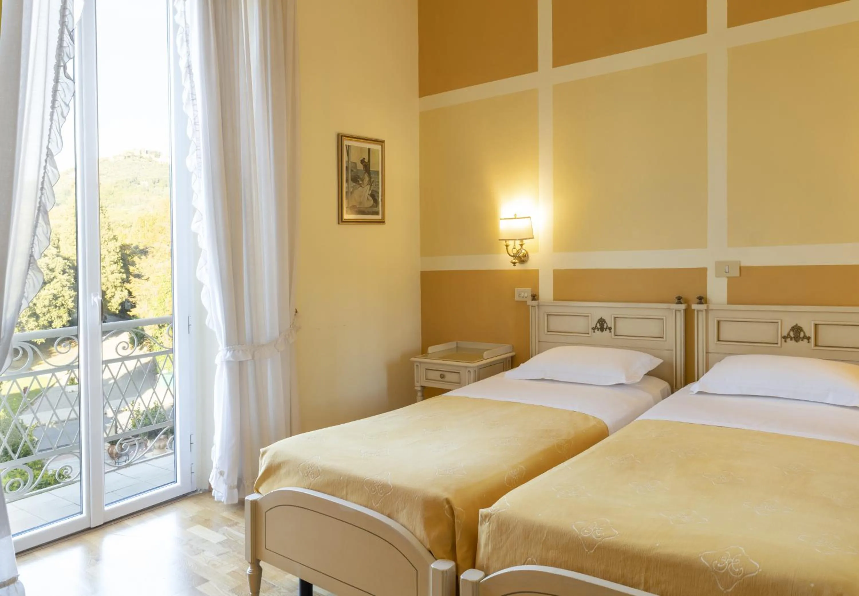 Photo of the whole room, Bed in Hotel Settentrionale Esplanade