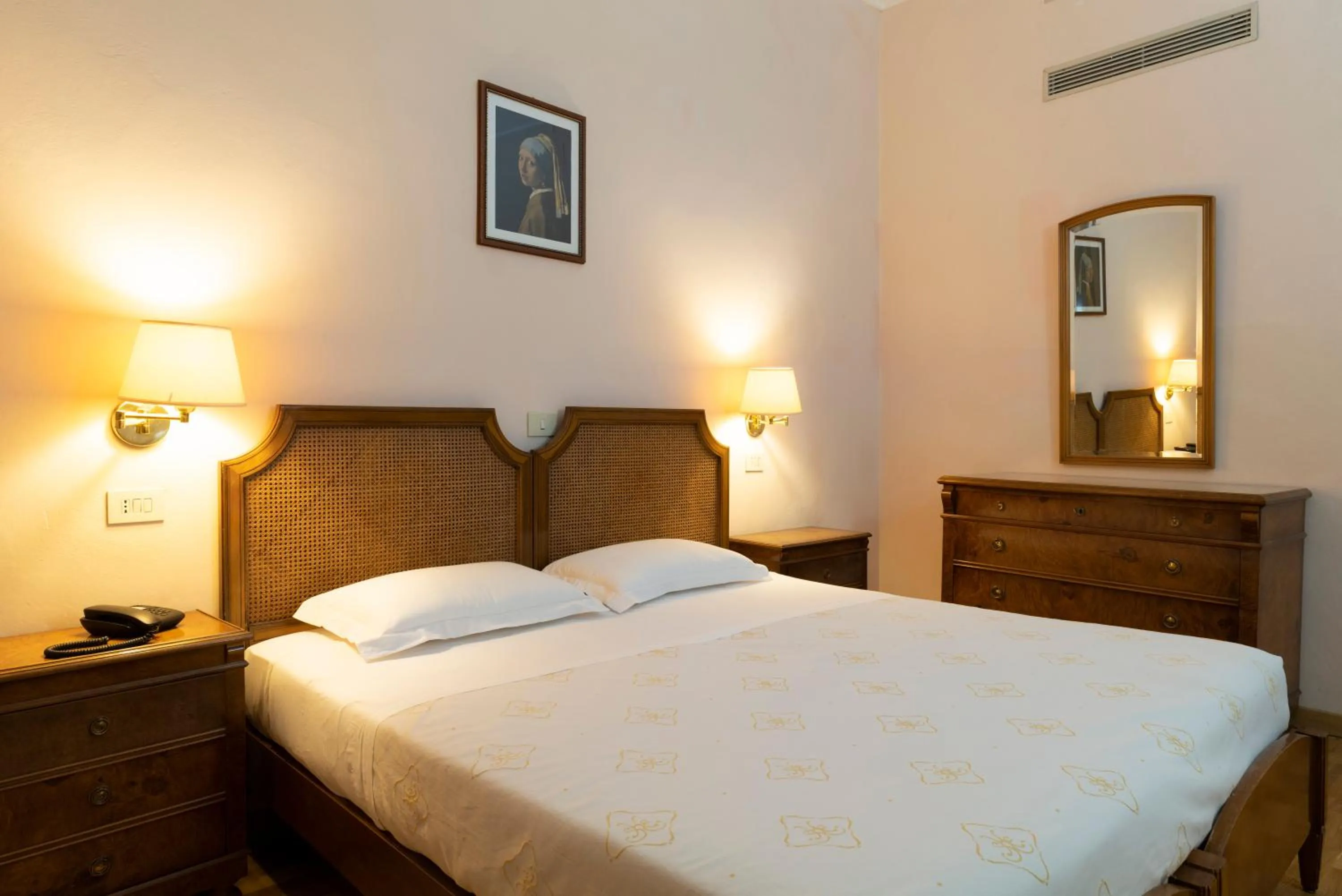 Photo of the whole room, Bed in Hotel Settentrionale Esplanade