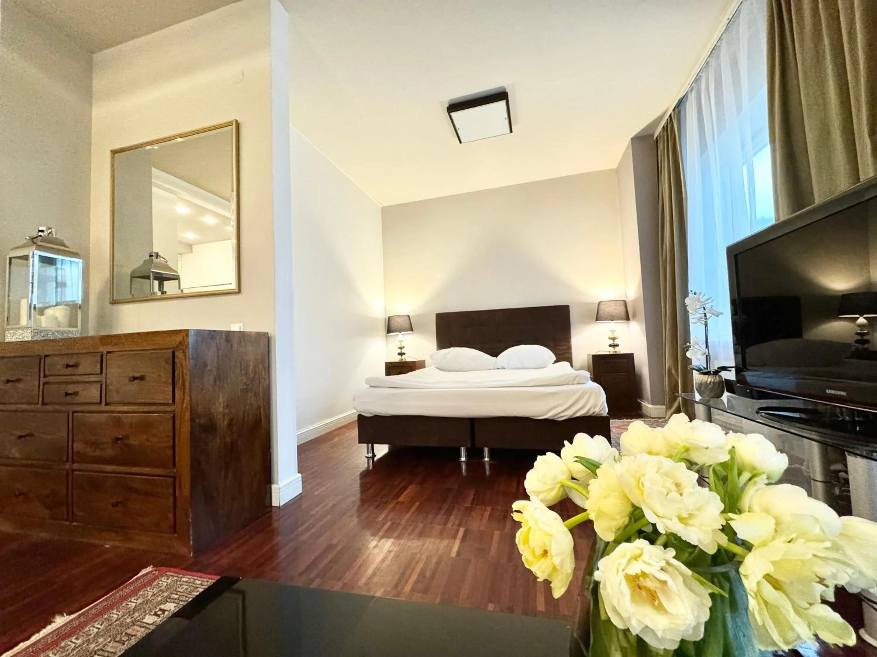 Bed in Platinum Towers Country 2 Country