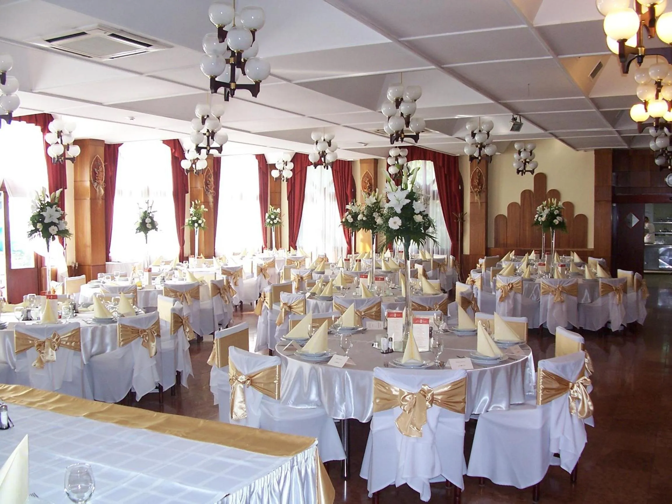 Restaurant/places to eat in Mátyás Király Gyógy- és Wellness Hotel