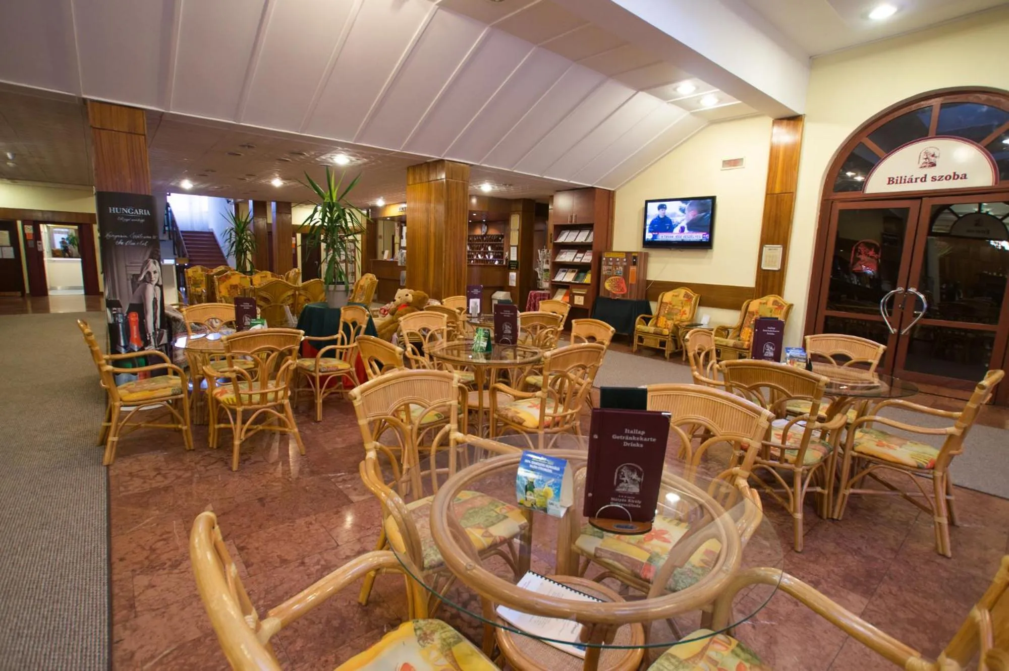 Lobby or reception in Mátyás Király Gyógy- és Wellness Hotel