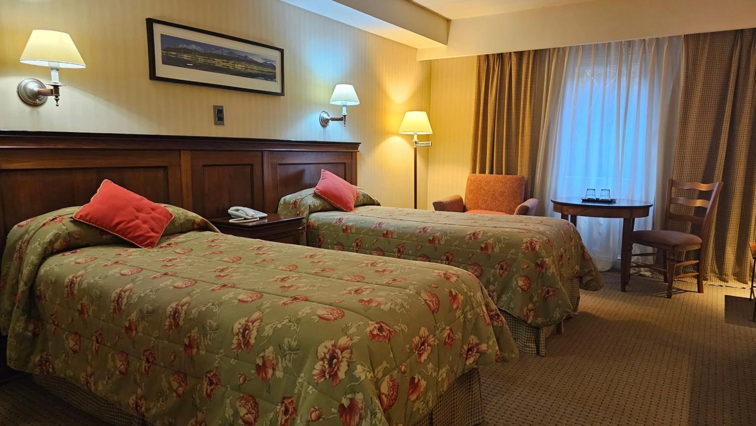 Bedroom, Bed in Hotel Quijote