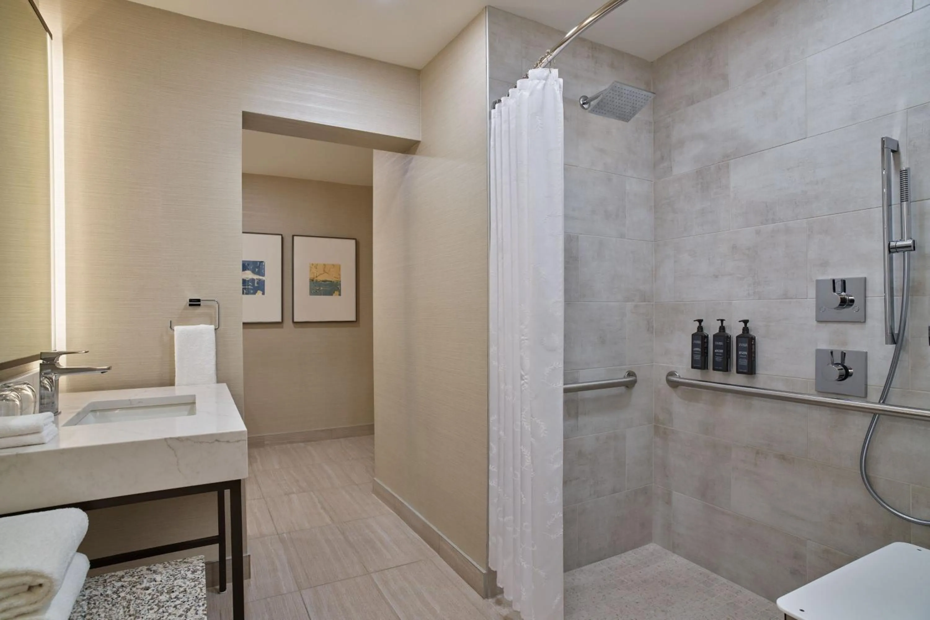 Photo of the whole room in Sheraton Kansas City Hotel at Crown Center