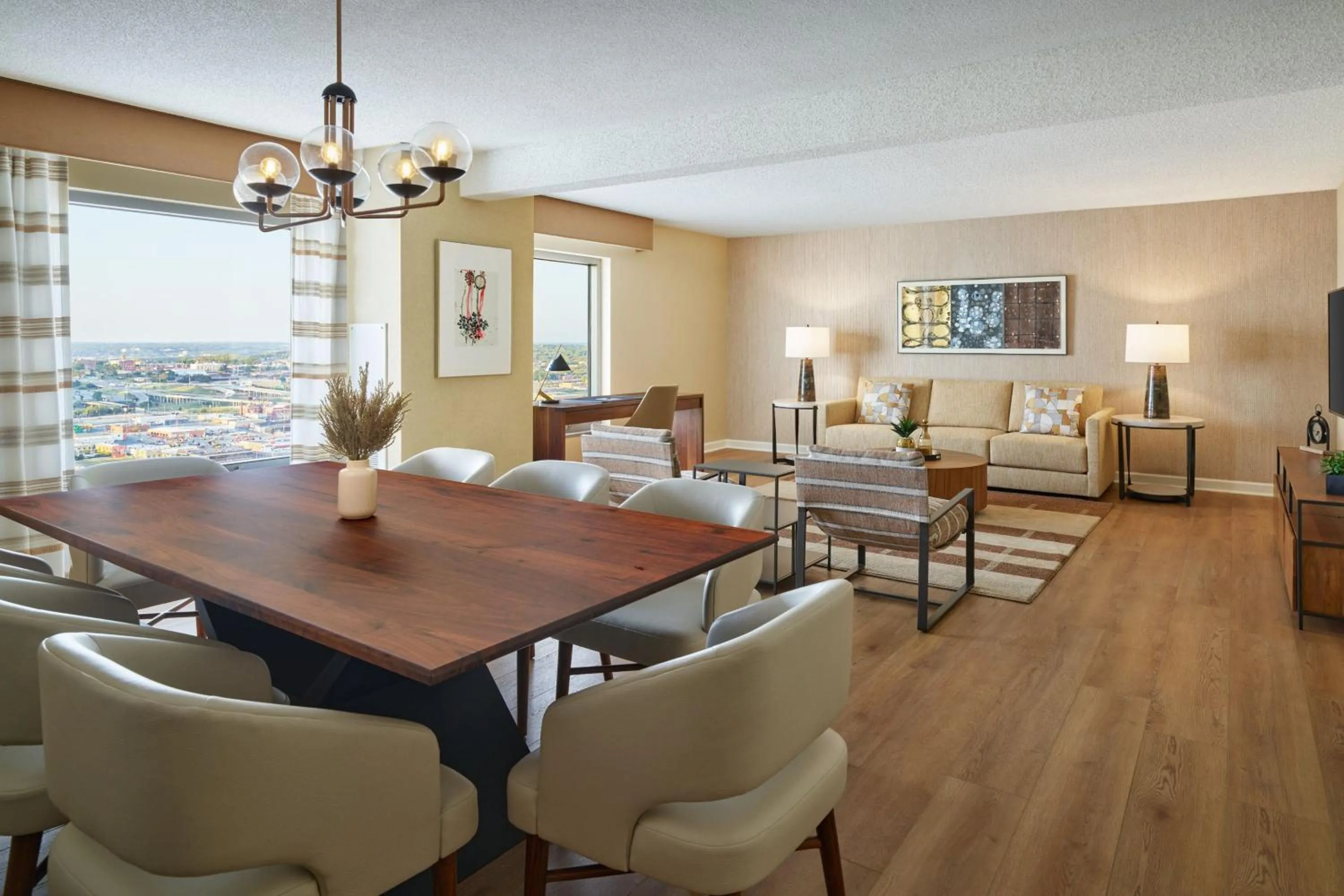 Photo of the whole room in Sheraton Kansas City Hotel at Crown Center