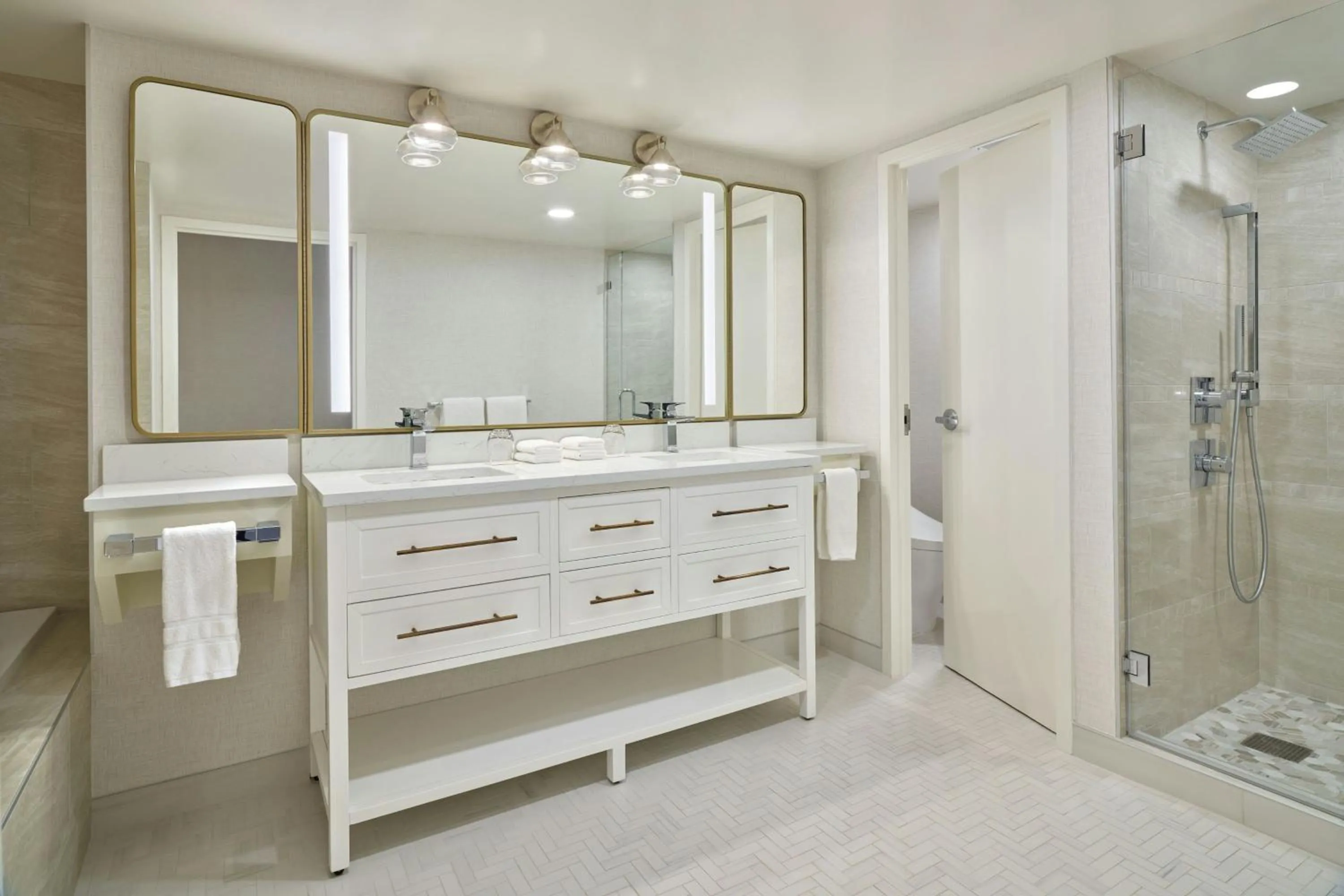 Bathroom in Sheraton Kansas City Hotel at Crown Center