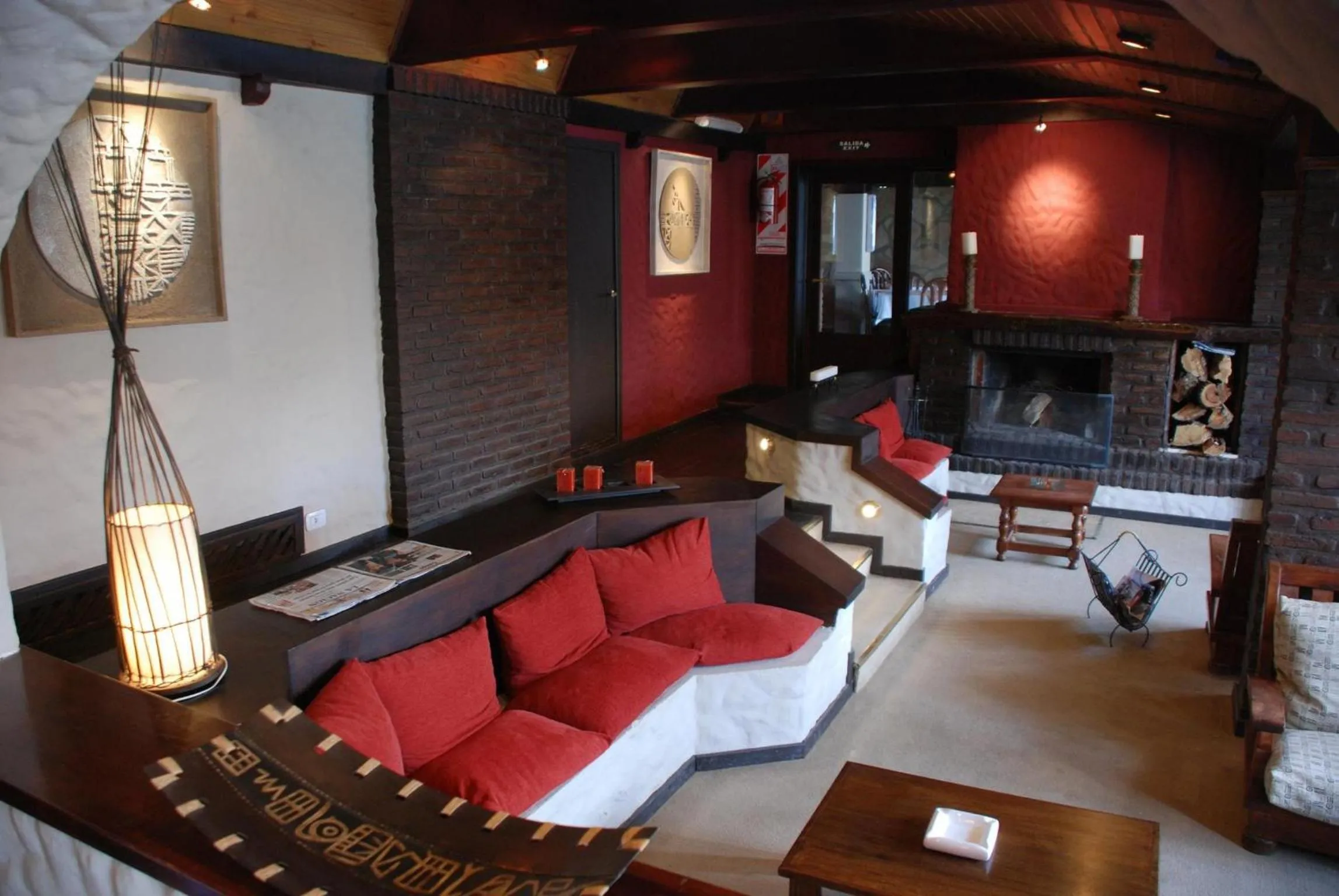 Communal lounge/ TV room in Hotel Michelangelo