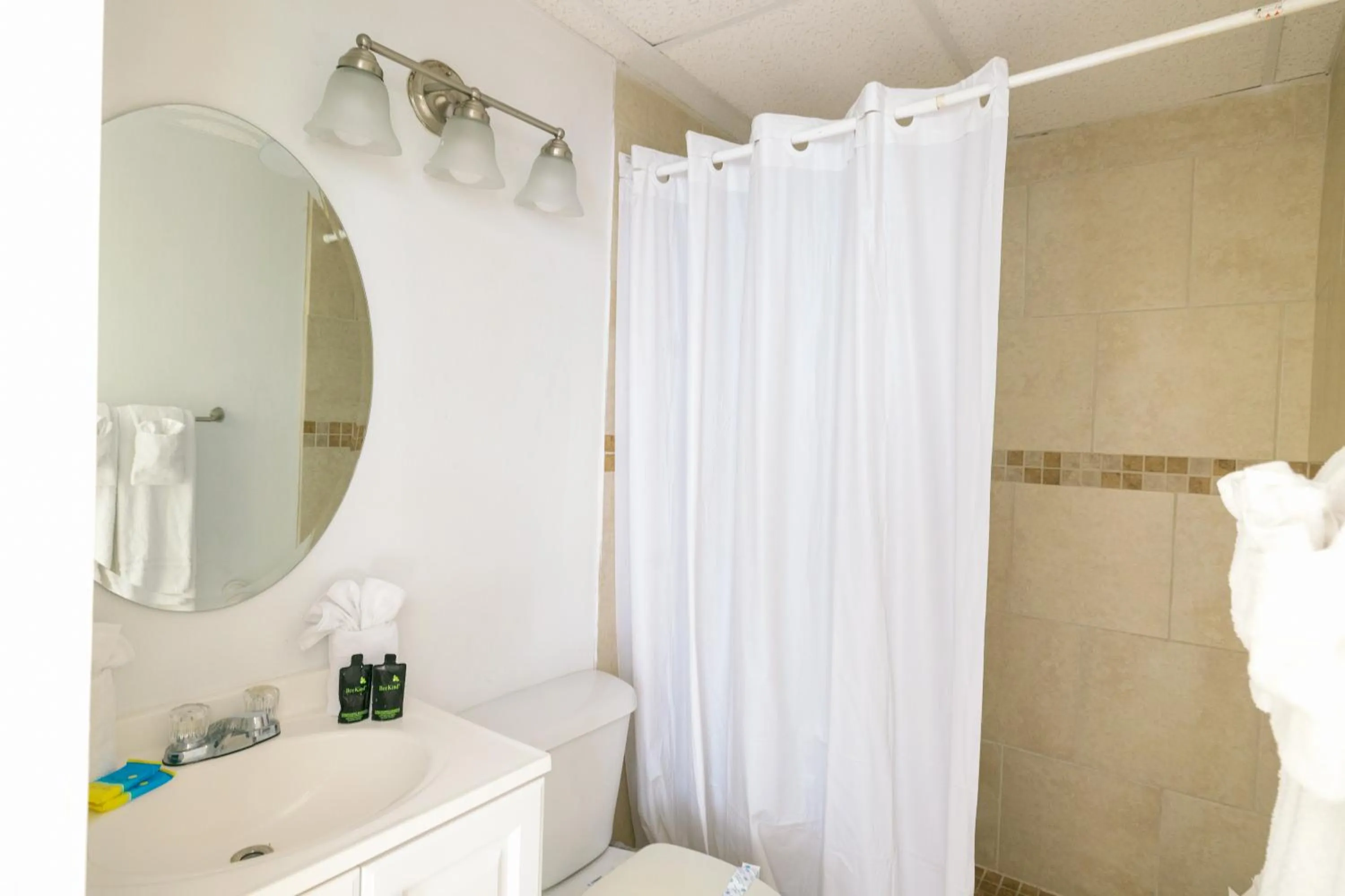 Bathroom in Looe Key Reef Resort and Dive Center